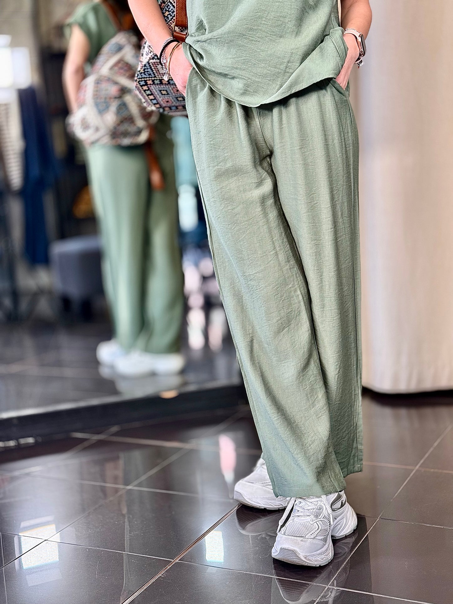 Pantalone palazzo verde con fusciacca in vita 421