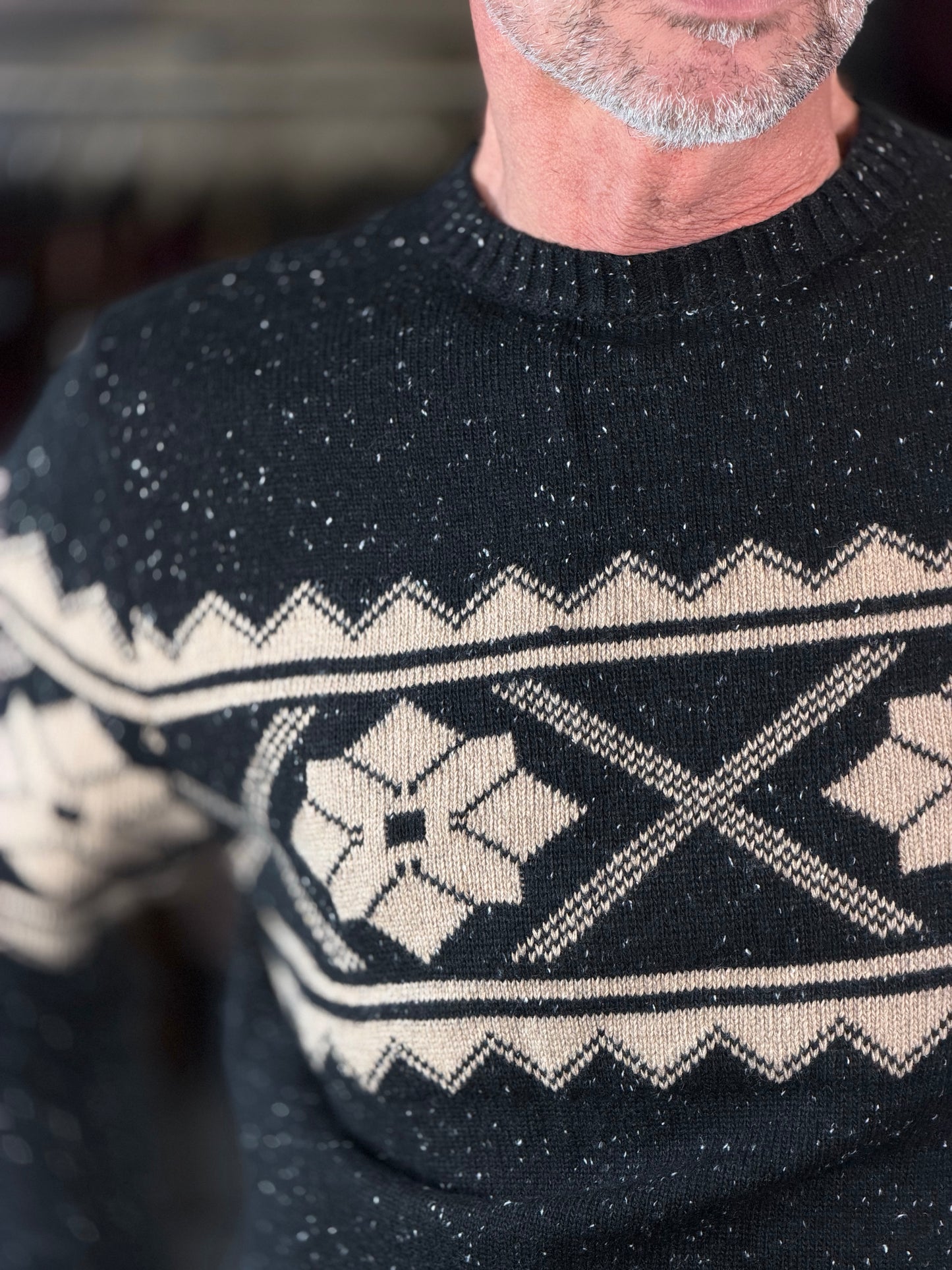 Maglione nero con greche beige 2564