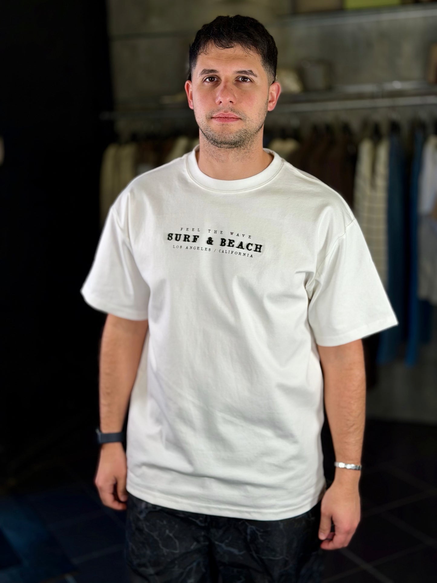 T-shirt oversize bianca con scritta e stampa dietro 2105