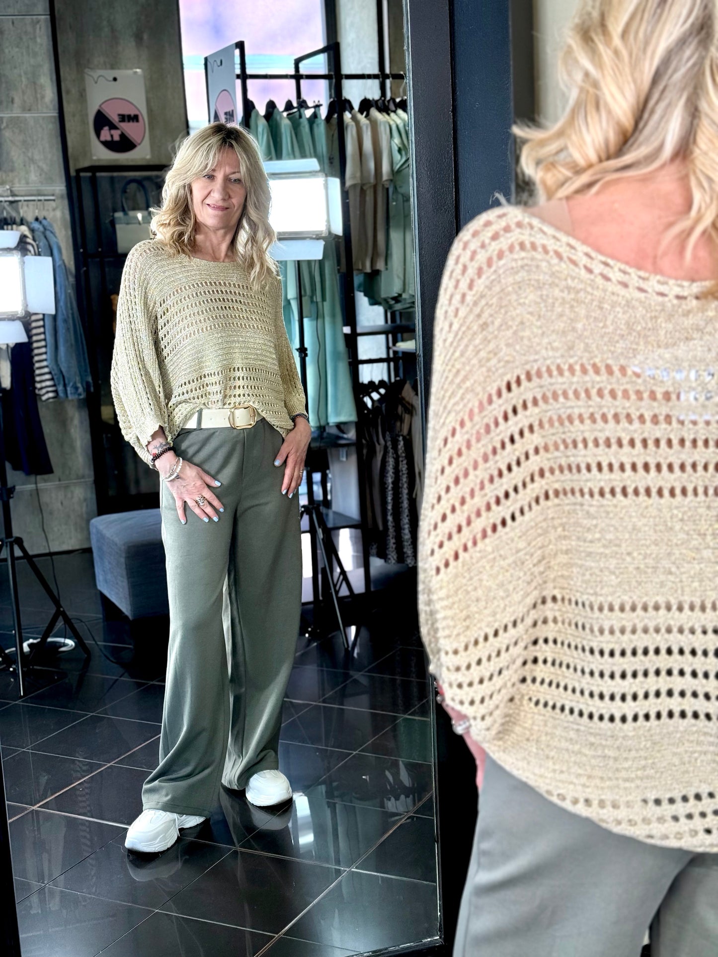 Maglia oversize traforata oro lurex in taglia unica 054
