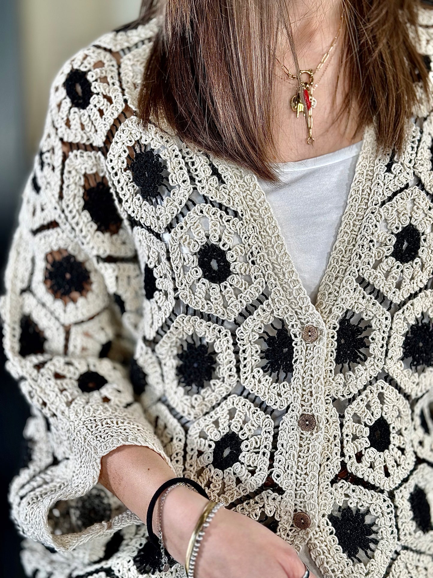 Cardigan beige traforato nero oversize in taglia unica 307