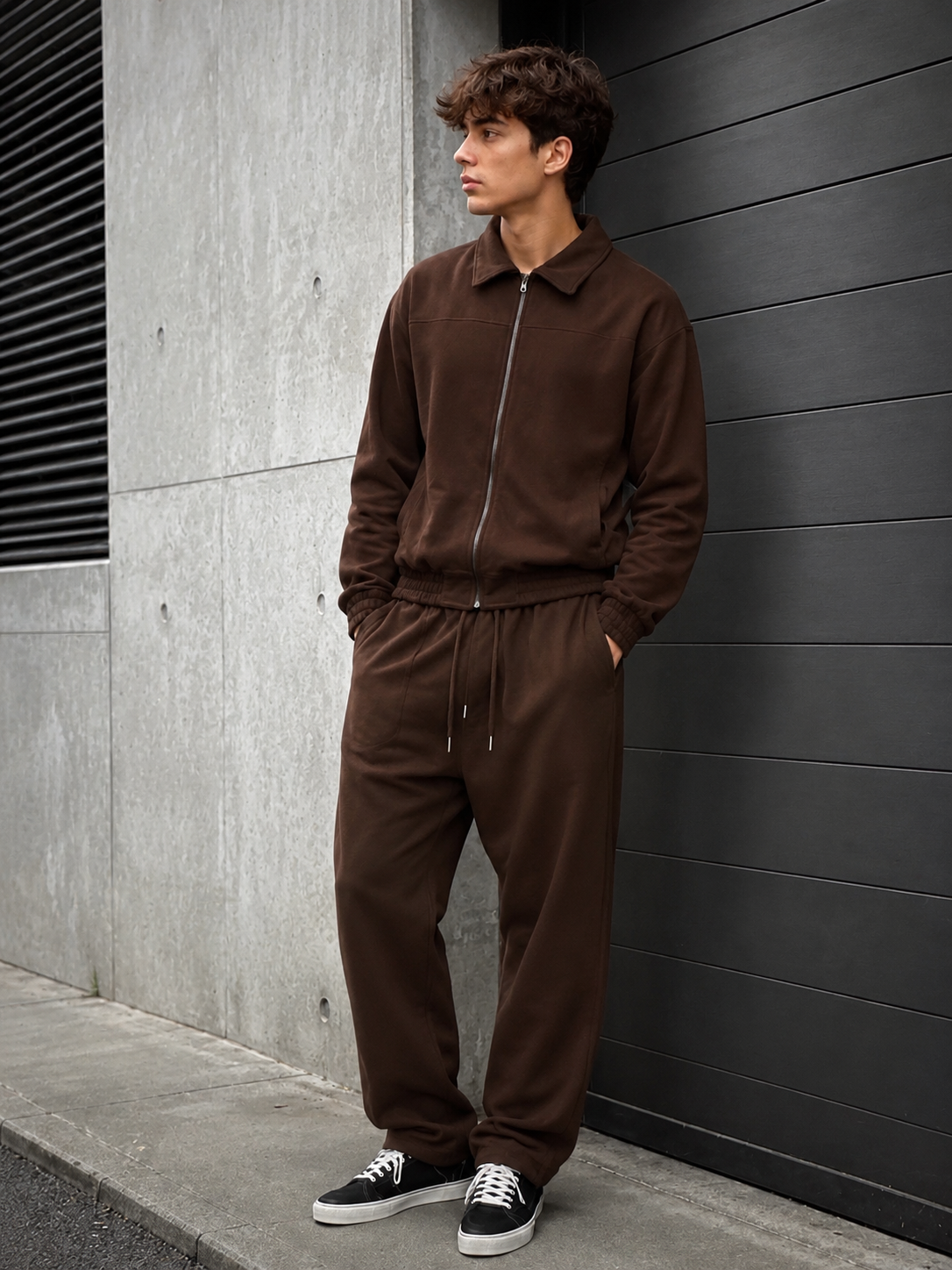 Tuta completo ( felpa con zip + pantalone baggy) marrone