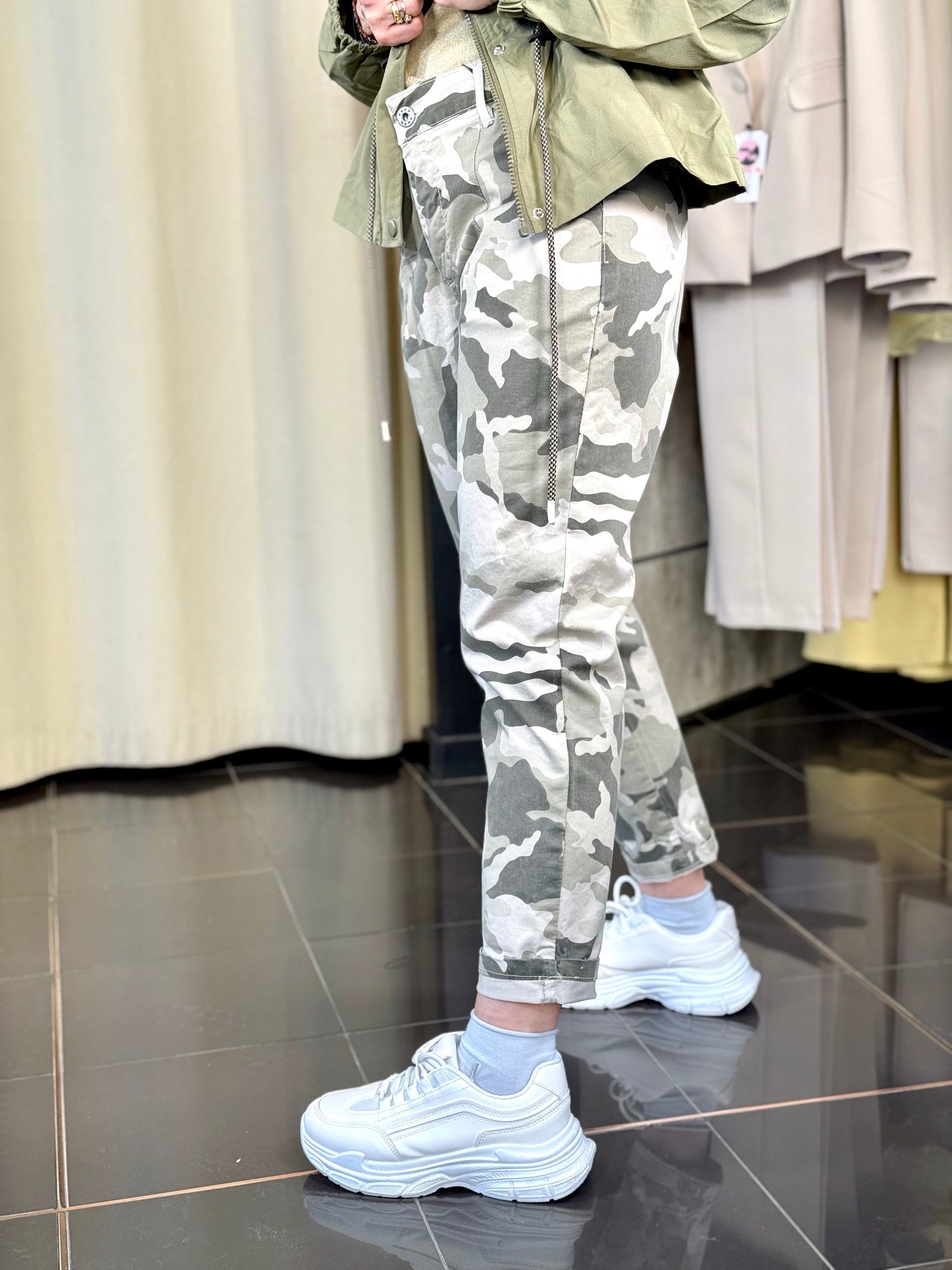 Pantalone Slim mimetico 009