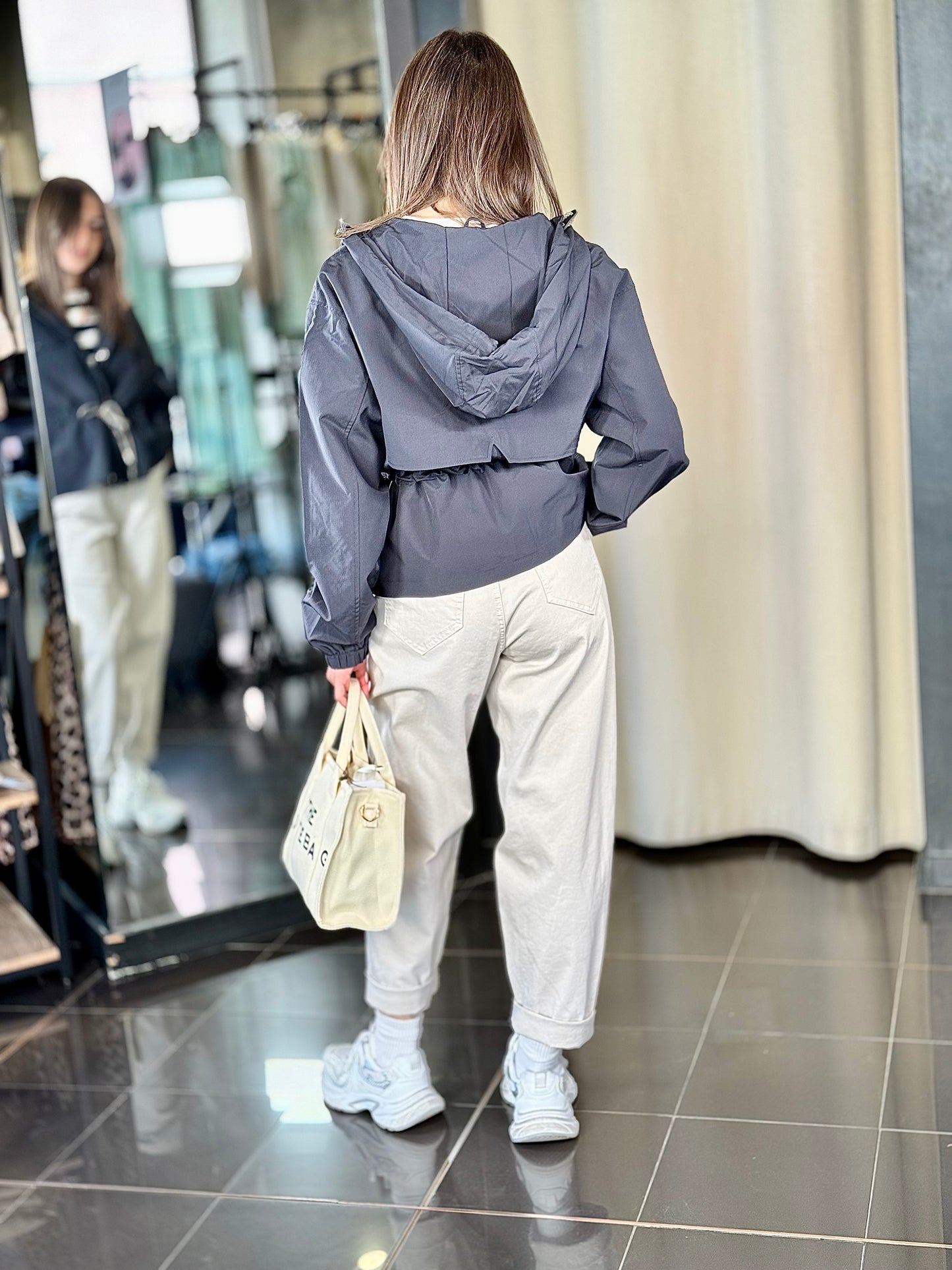 Giubbino in nylon oversize con coulisse in vita blu 350