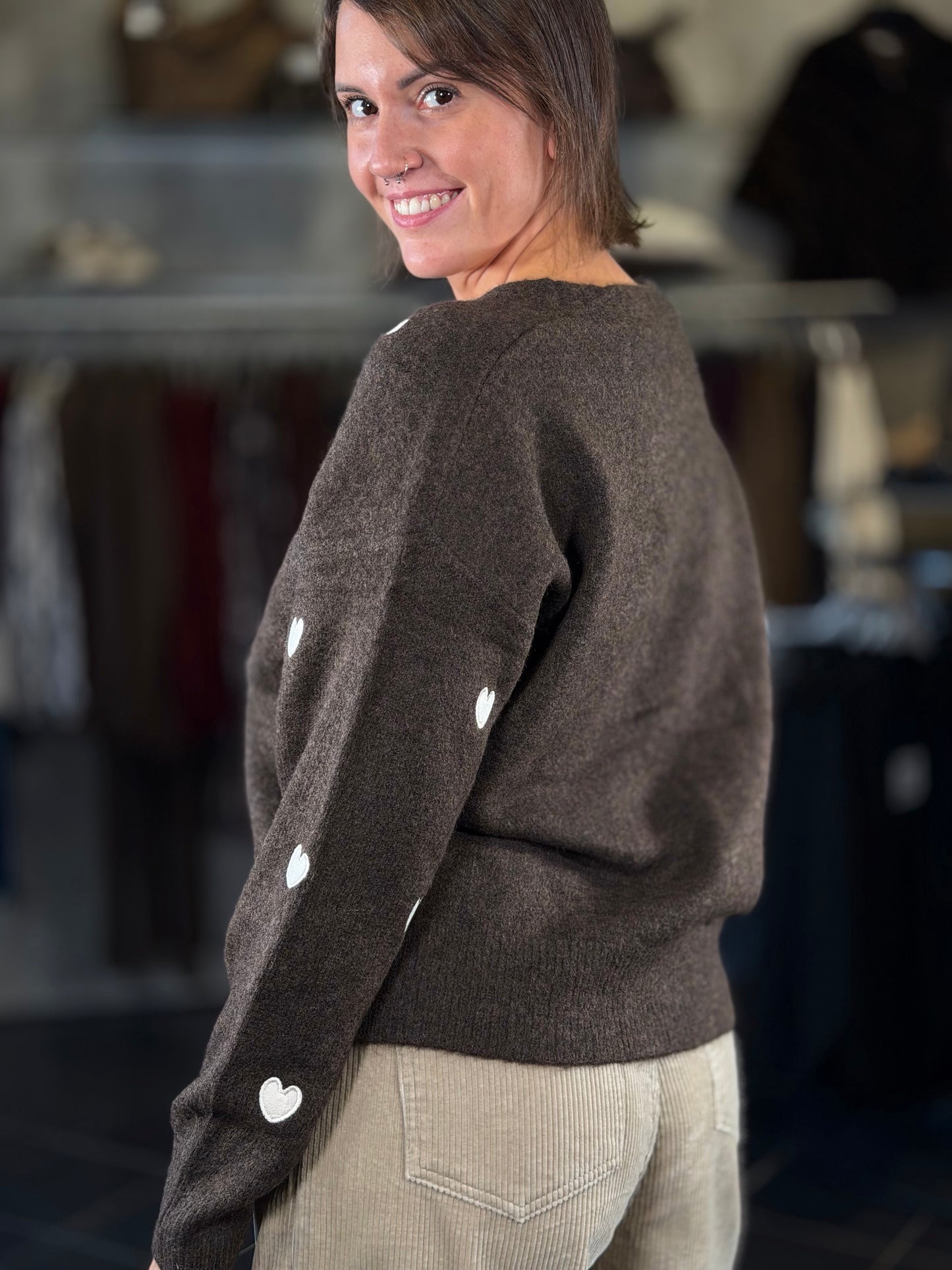 Cardigan marrone con cuori panna in taglia unica 2452