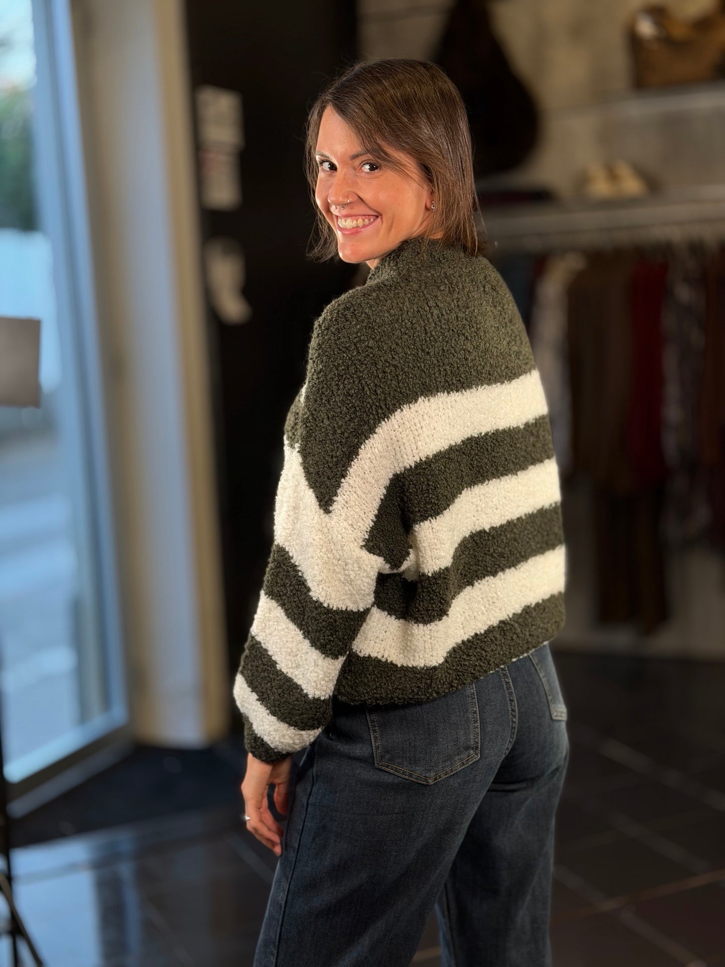 Maglione effetto spugna a righe verde militare in taglia unica 2420