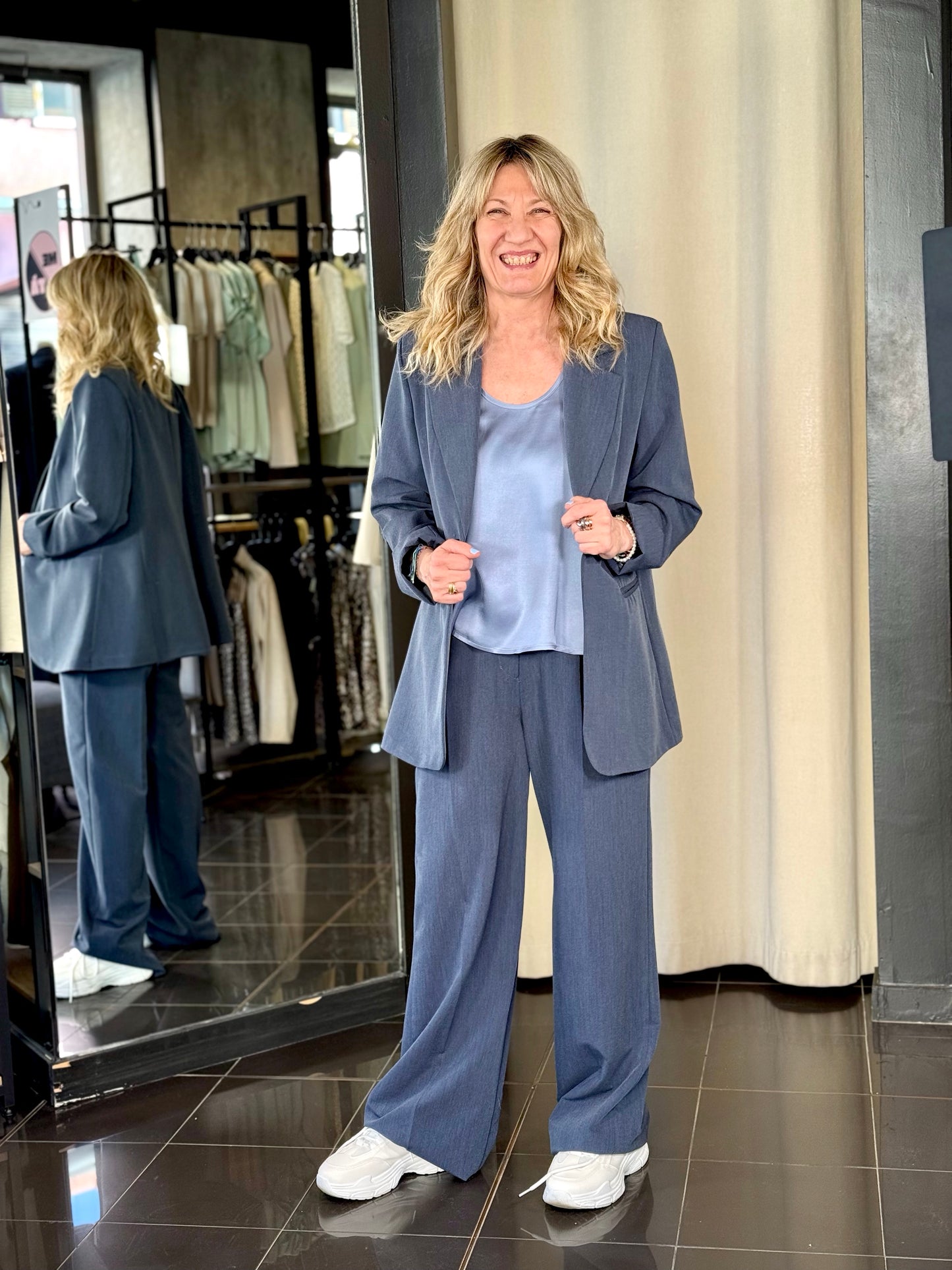 Tailleur blu jeans (blazer + pantalone) in taglia unica 224