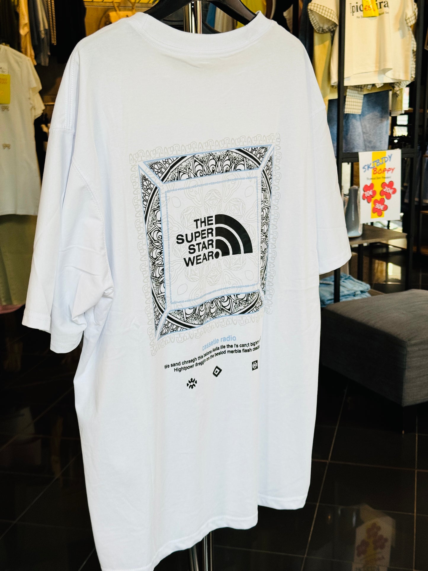 T-shirt oversize con stampa dietro 598A