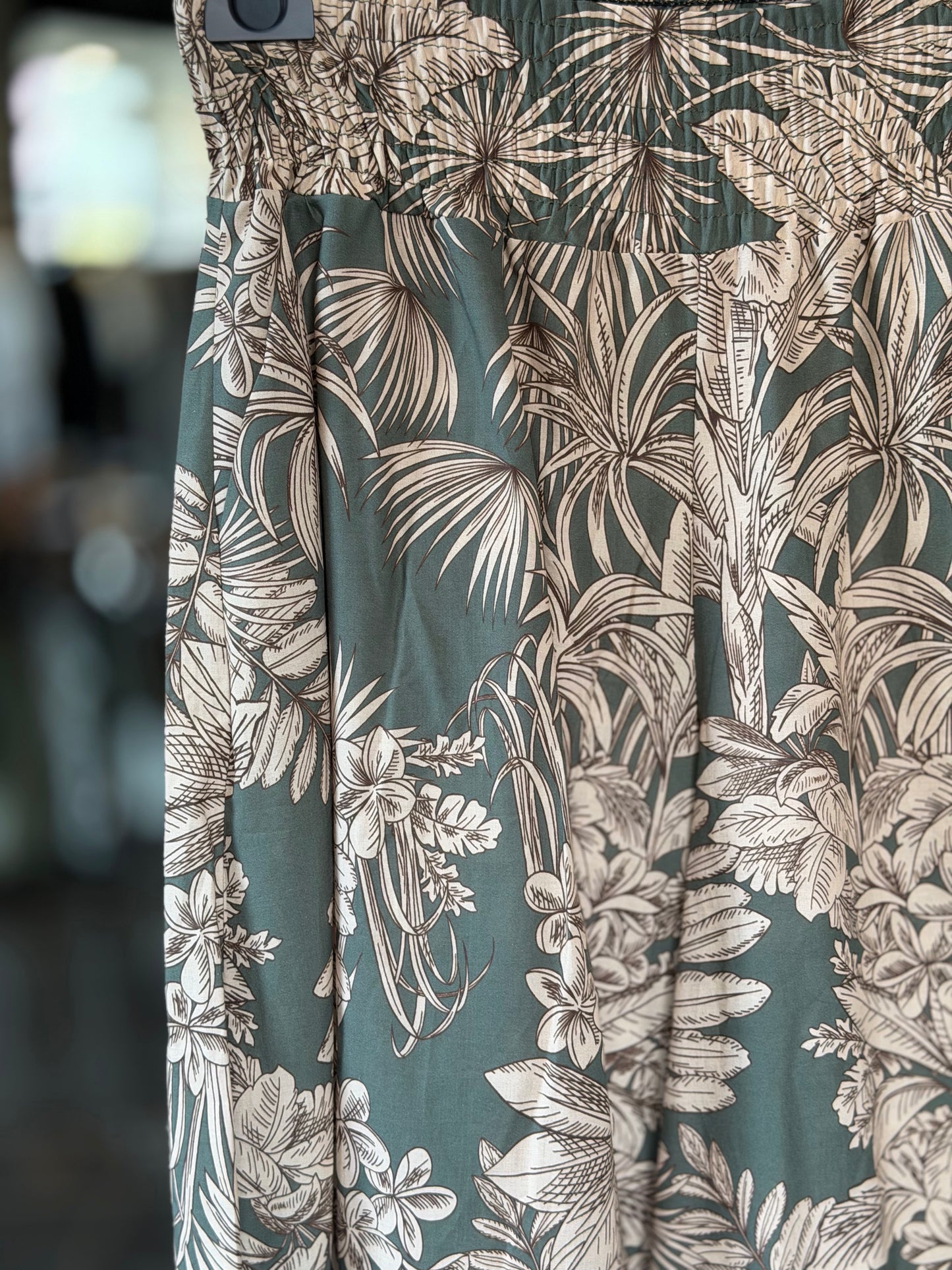 Pantalone a palazzo verde con foliage beige in taglia unica 2532