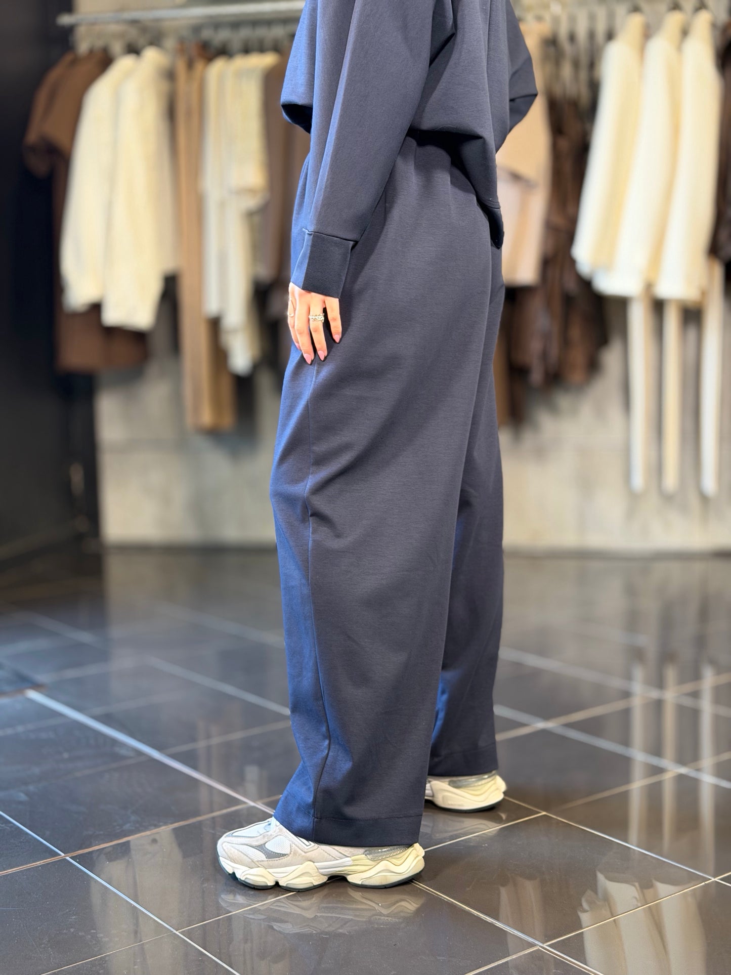 Pantalone tuta blu con elastico in vita in taglia unica 2035