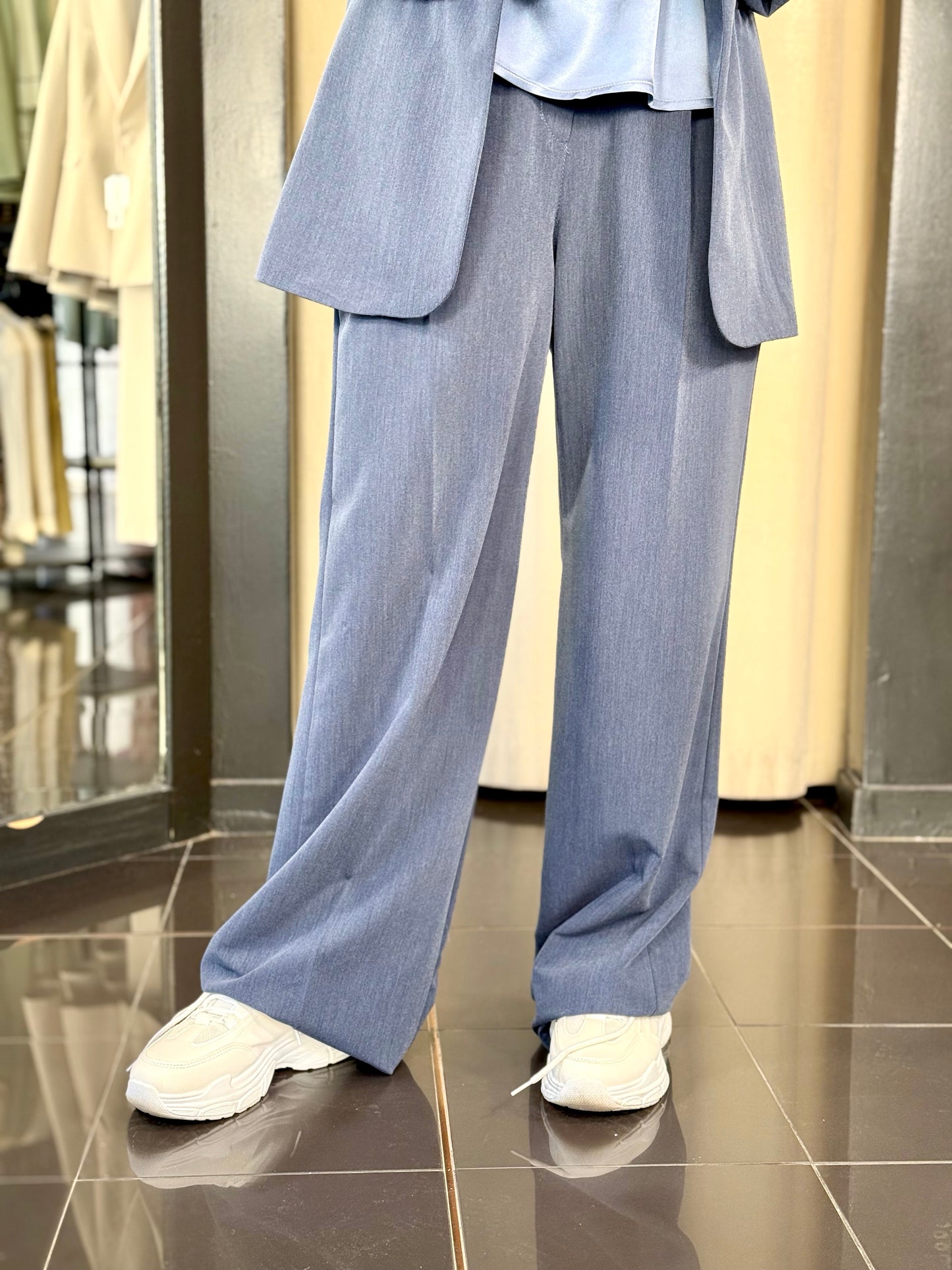 Tailleur blu jeans (blazer + pantalone) in taglia unica 224