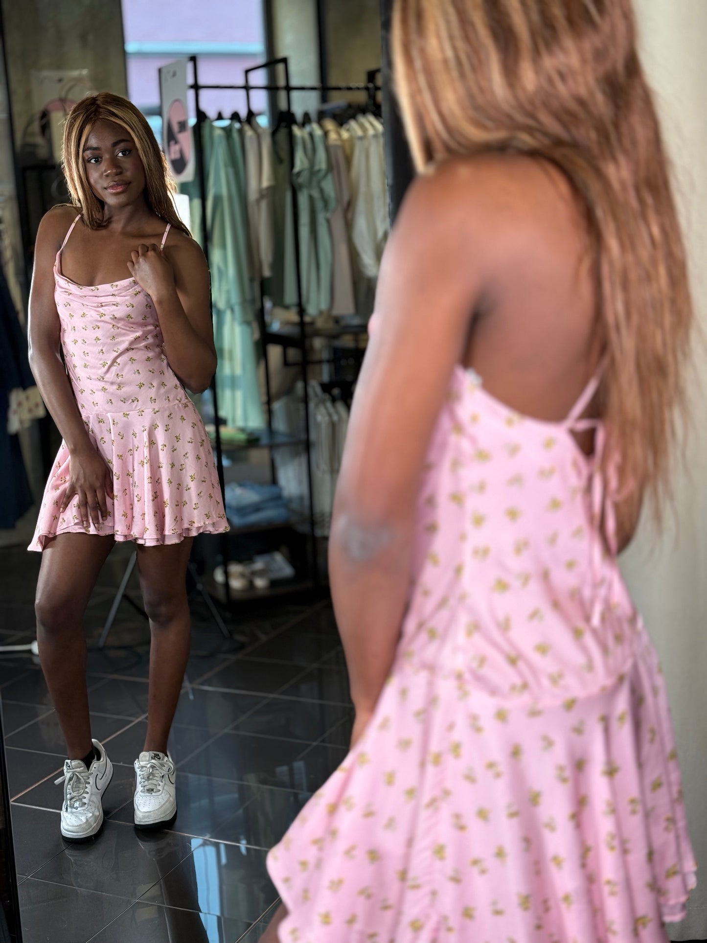 Abito rosa satinato con fiorellini in taglia unica 465