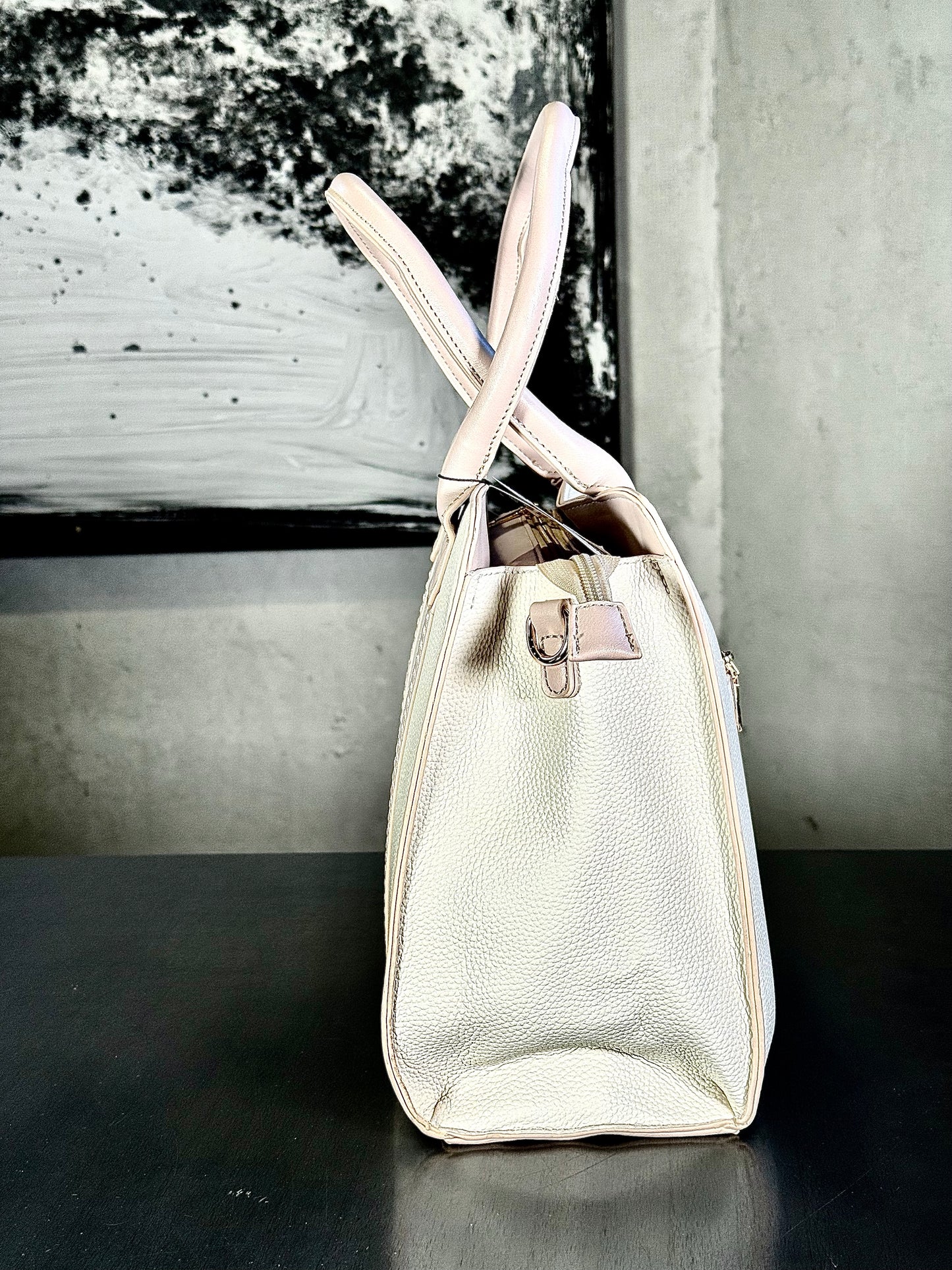 Maxi bag rosa tenue con tracolla all’interno 337