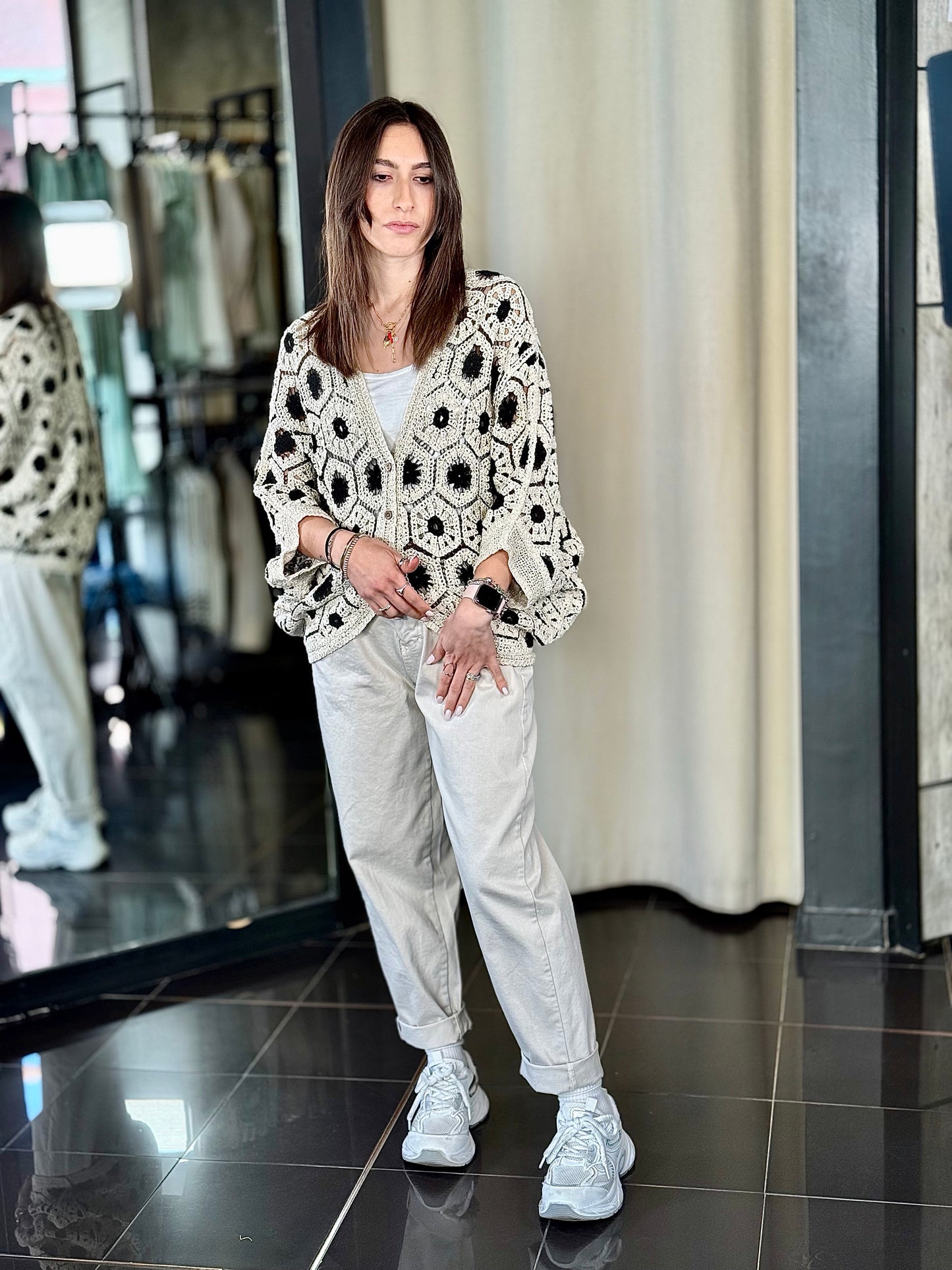 Cardigan beige traforato nero oversize in taglia unica 307