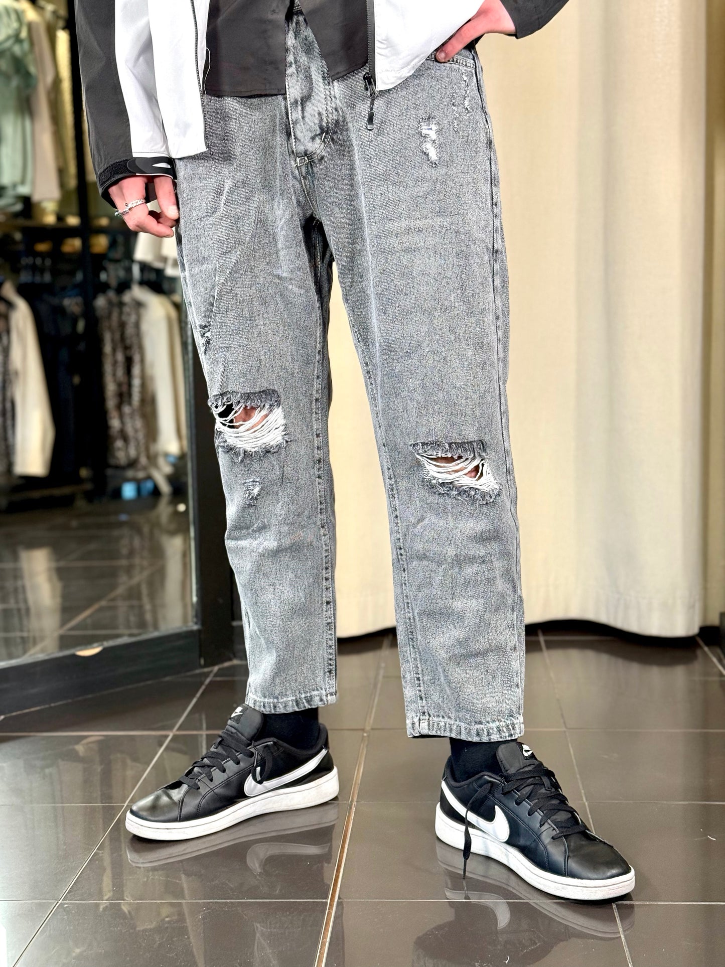 Jeans baggy con strappi grigio 097