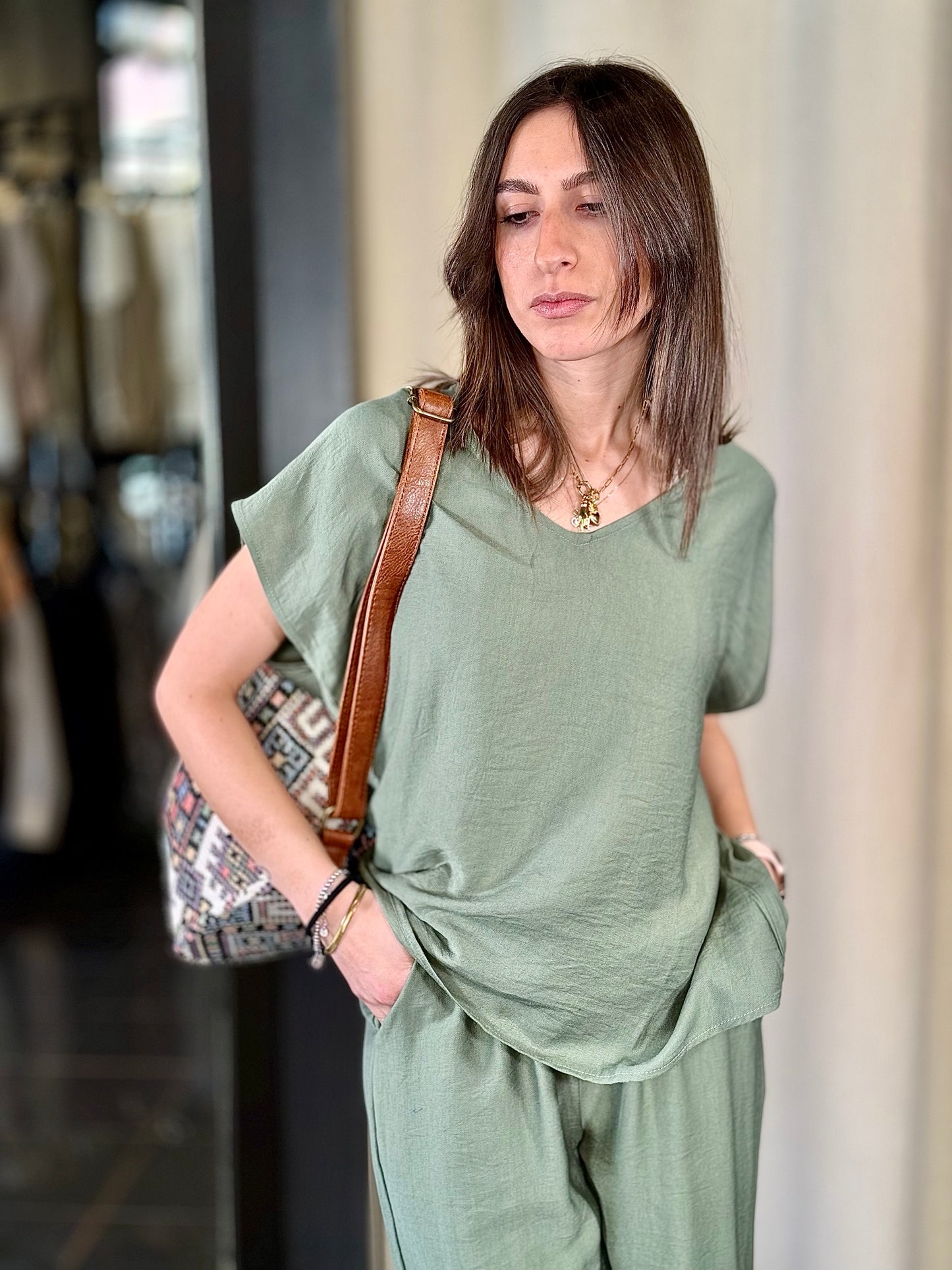 Blusa scollo a v verde 420