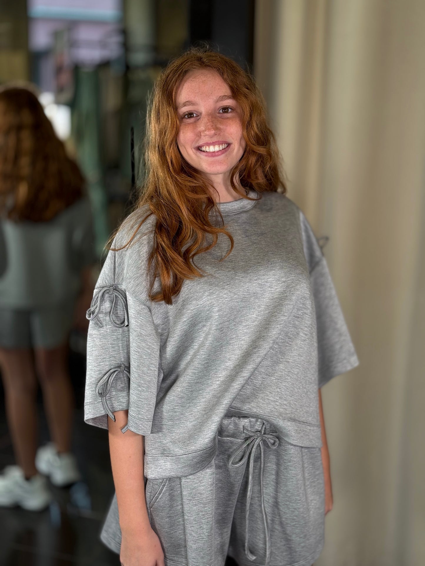T-shirt grigia oversize con laccetti in taglia unica 473