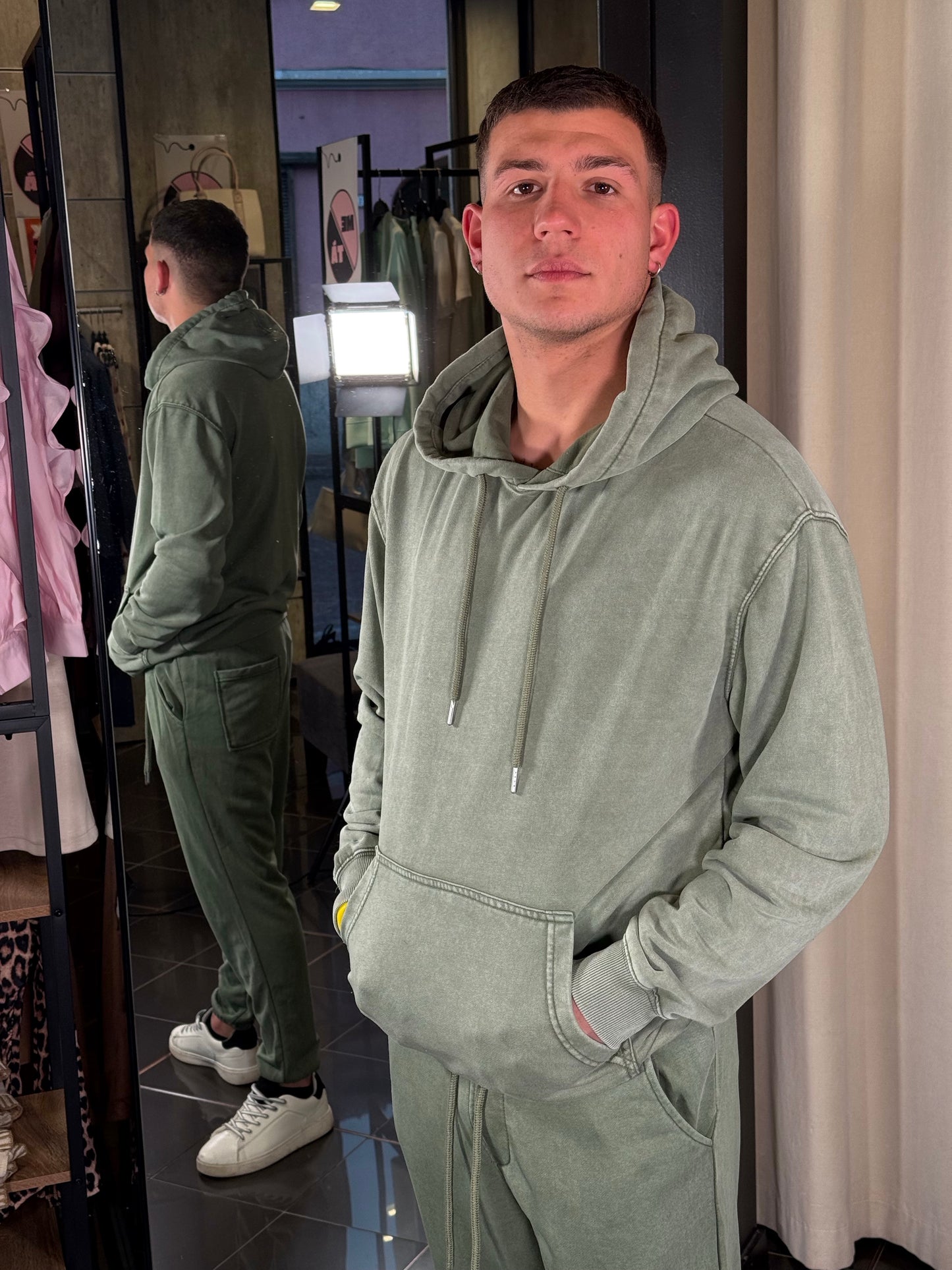 Felpa verde militare con cappuccio 376