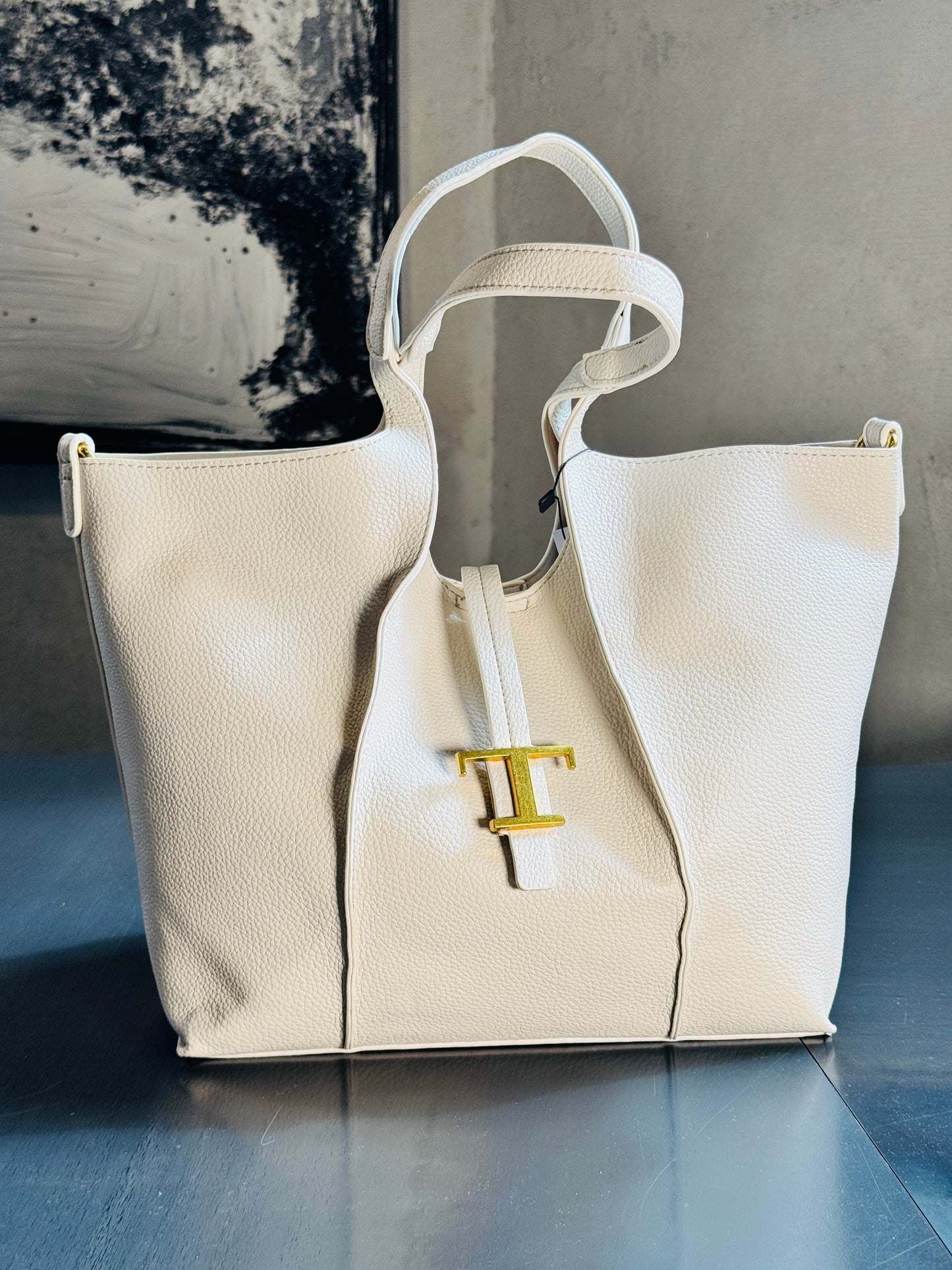 Borsa a spalla con tracolla all’interno panna in similpelle 267