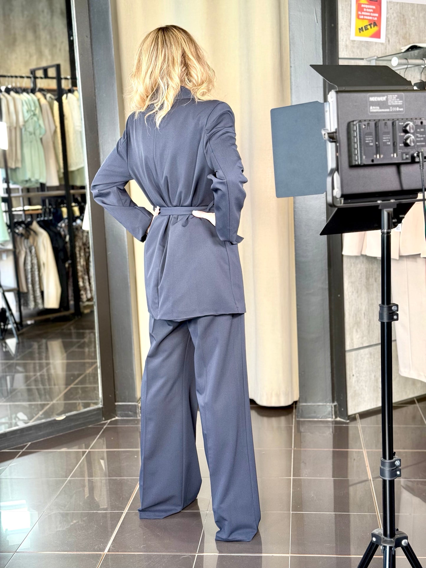 Tailleur blu notte (giacca con fusciacca + pantalone) in taglia unica 227