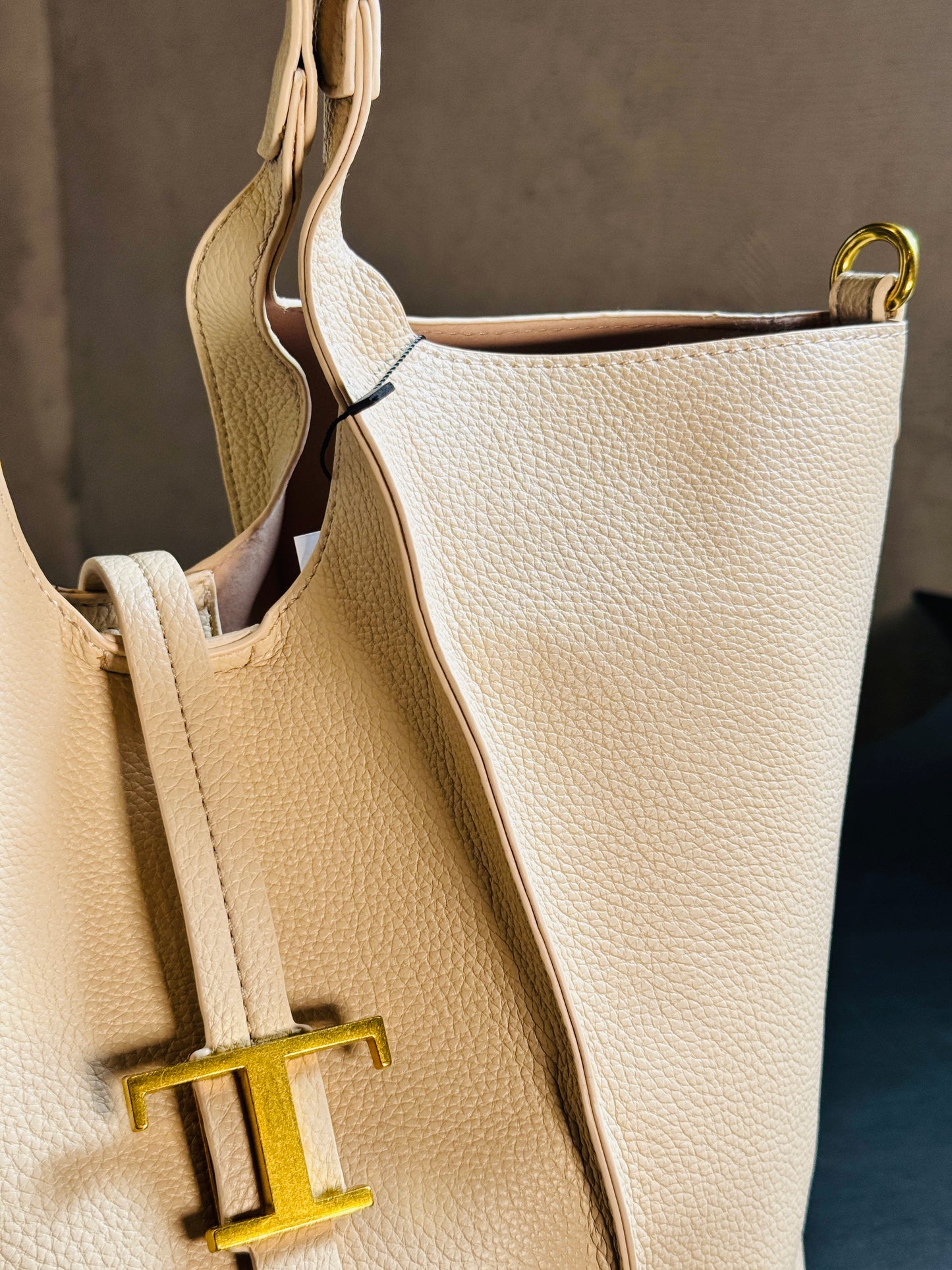 Borsa a spalla con tracolla all’interno beige in similpelle 268