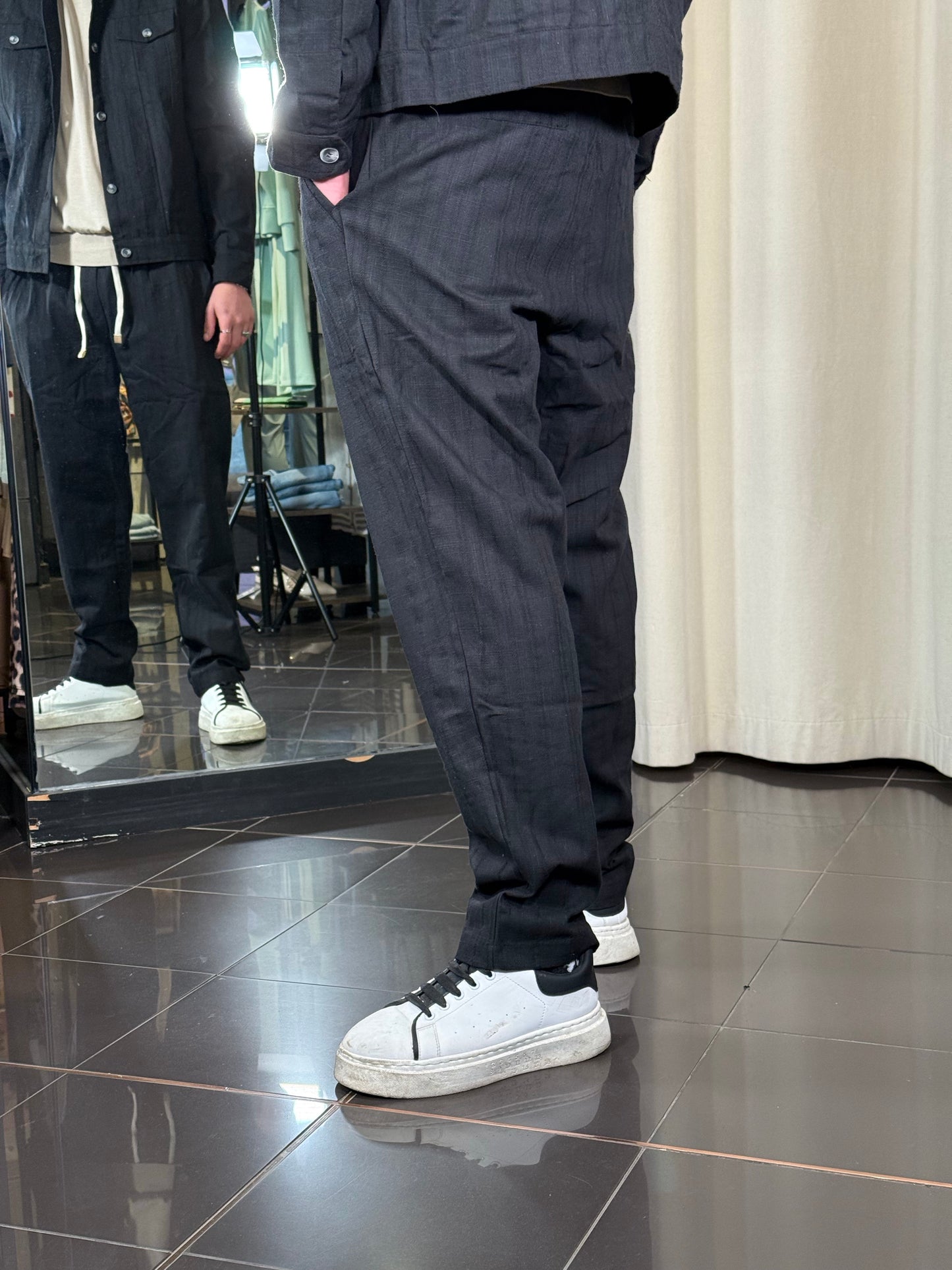 Pantalone nero con coulisse in lino 385