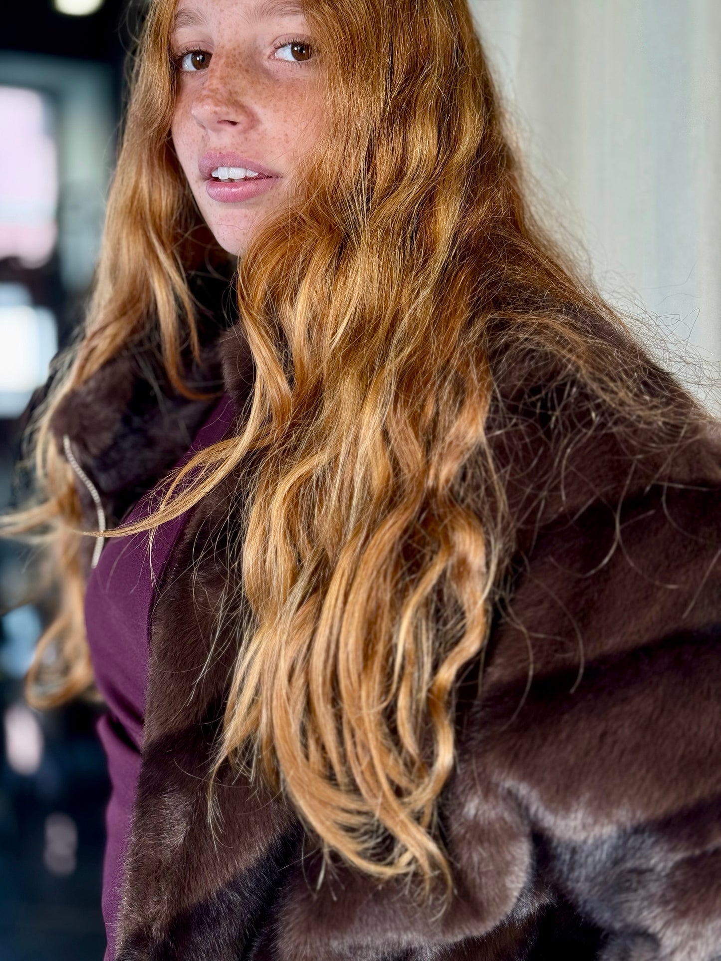 Eco pelliccia marrone con manica a tre quarti con zip in taglia unica 2185