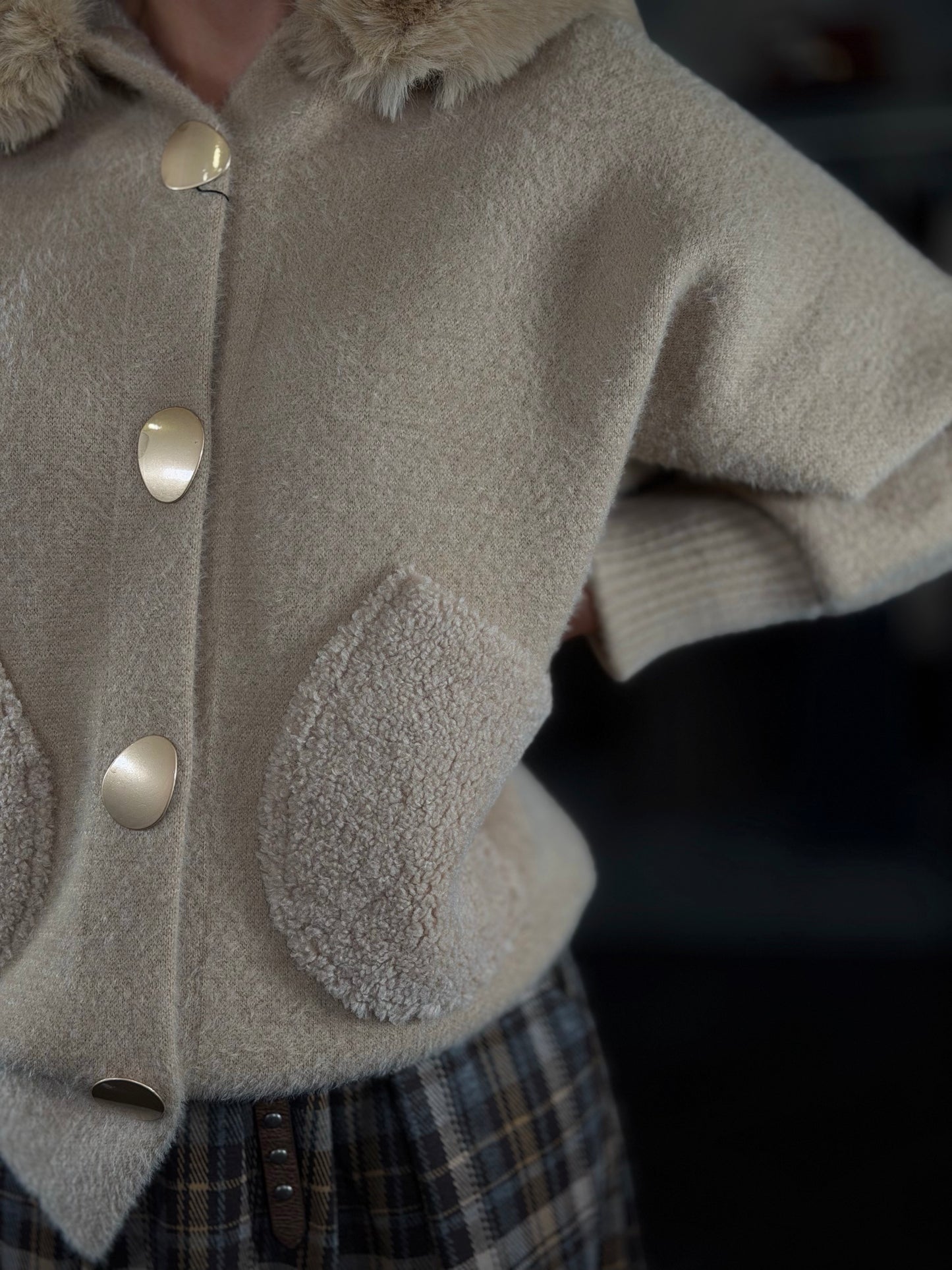 Felpa pelliccia ecologica beige con cappuccio e pelo rimovibile 2474