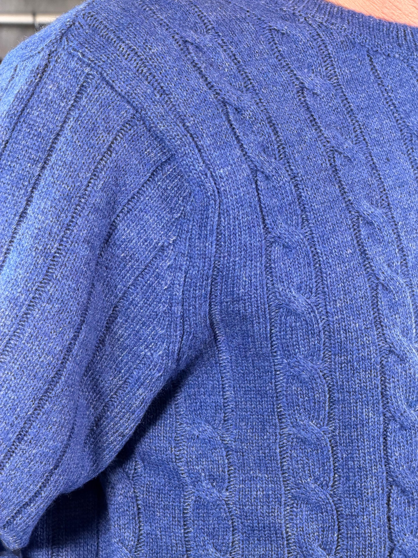 Maglione girocollo bluette con trecce 2604