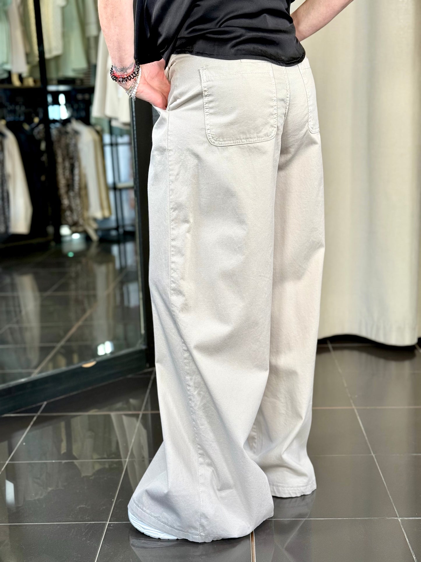 Pantalone beige a palazzo 011