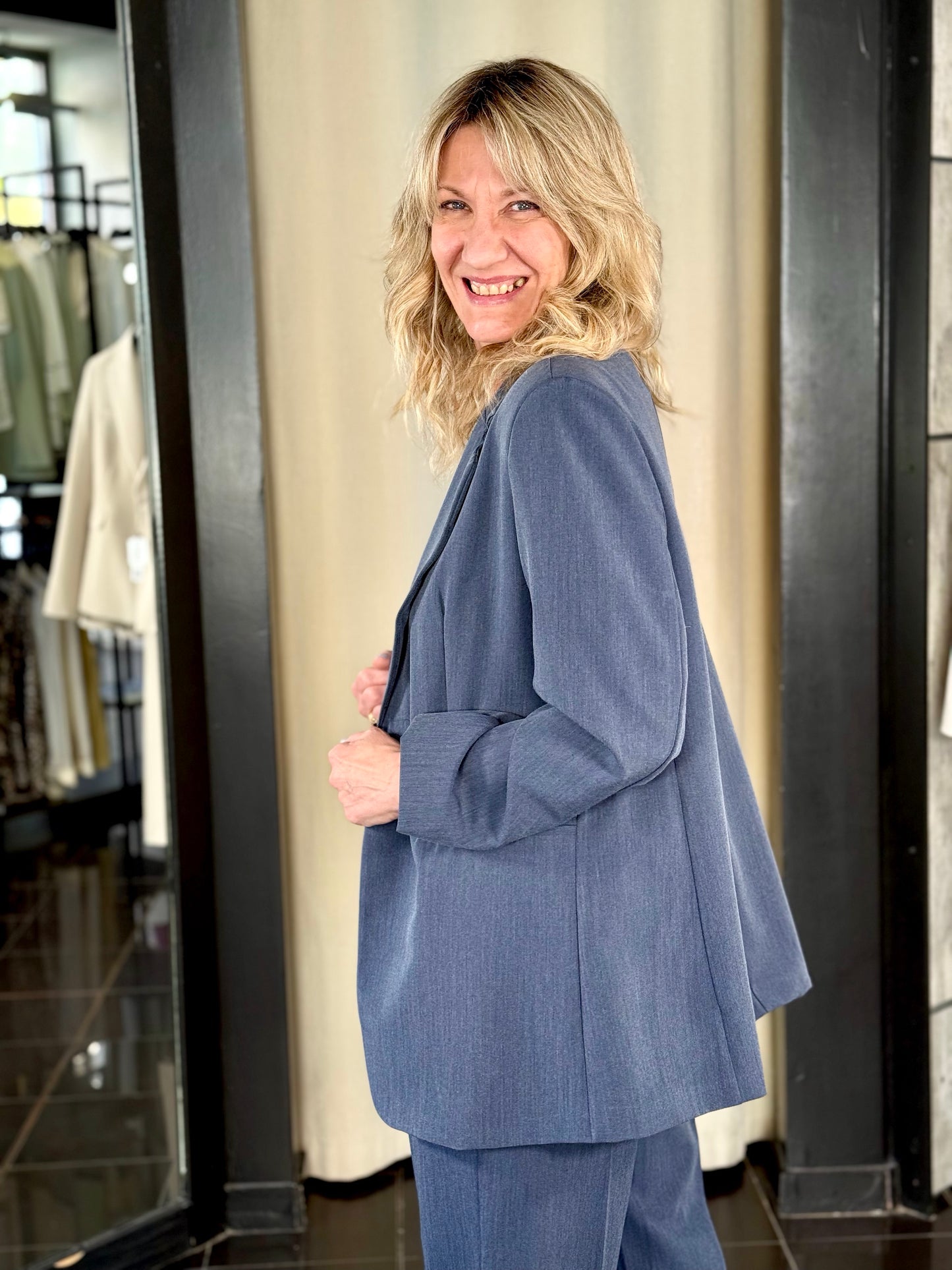 Tailleur blu jeans (blazer + pantalone) in taglia unica 224