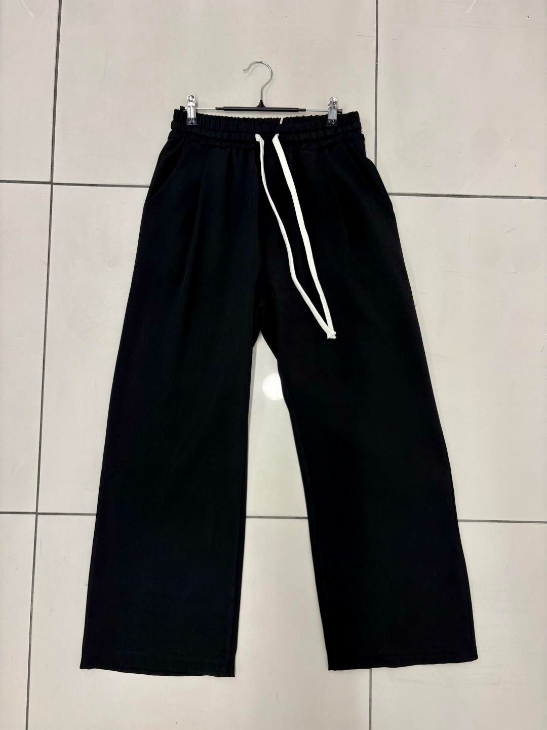 Pantalone nero con coulisse in vita 2351