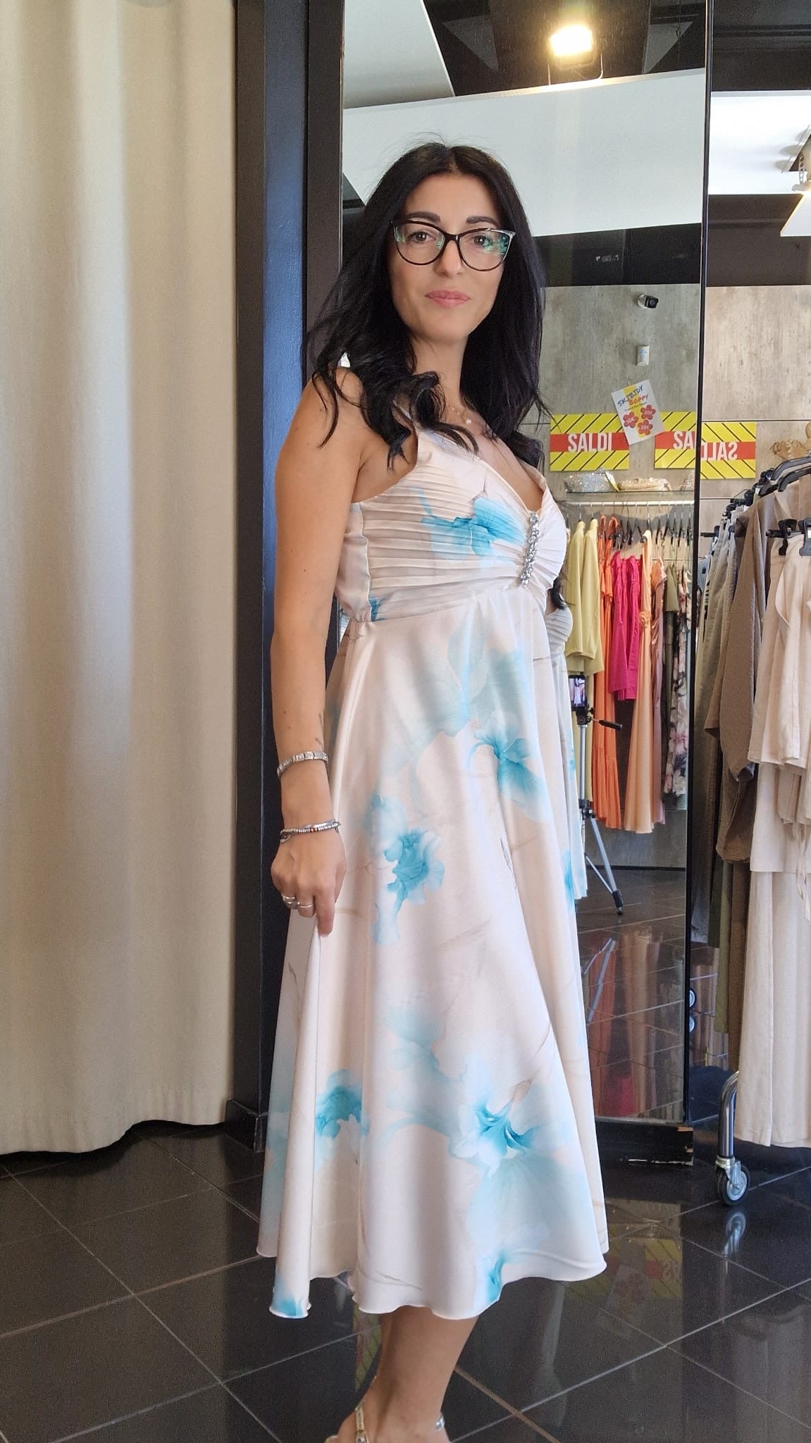 Abito midi con fiori azzurri Rinascimento