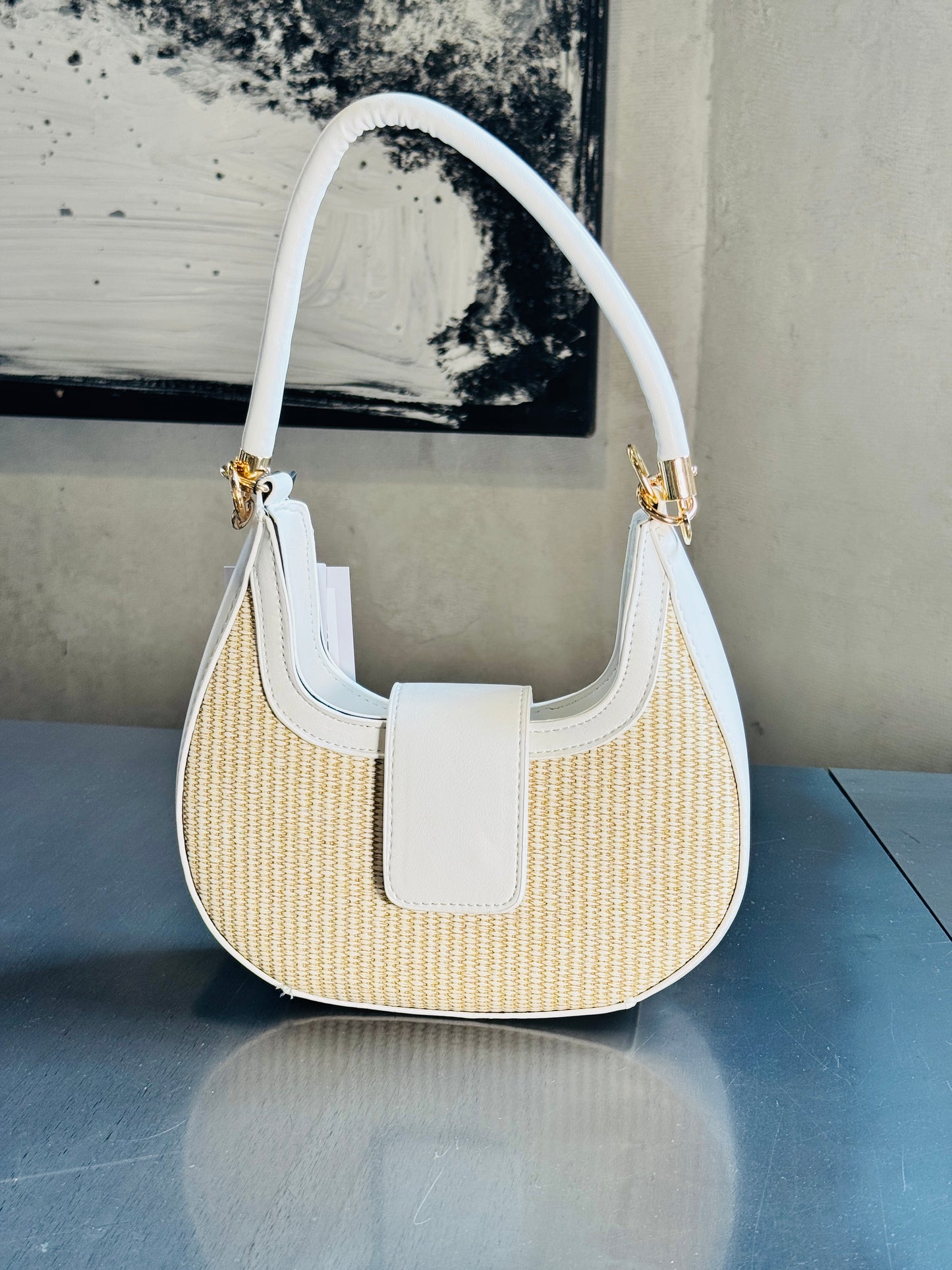 Borsa a spalla con inserto bianca e effetto rafia 274