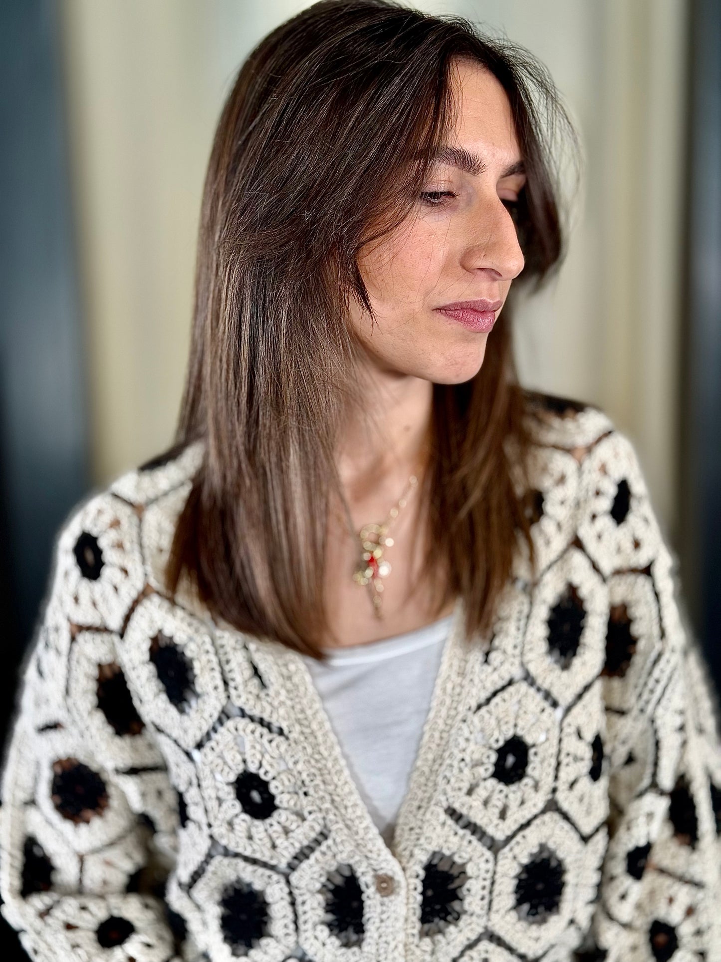 Cardigan beige traforato nero oversize in taglia unica 307