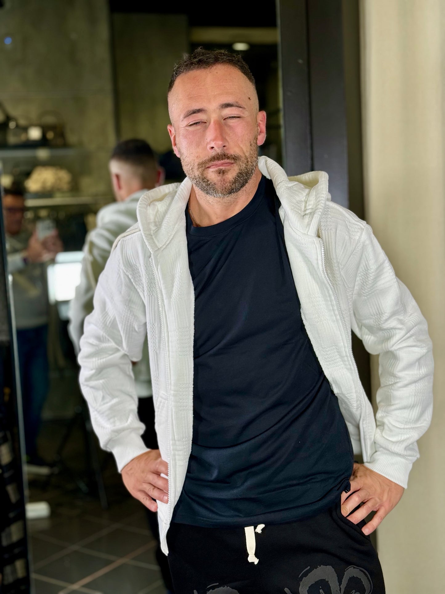 Felpa con cappuccio e zip effetto ciniglia bianca 2138