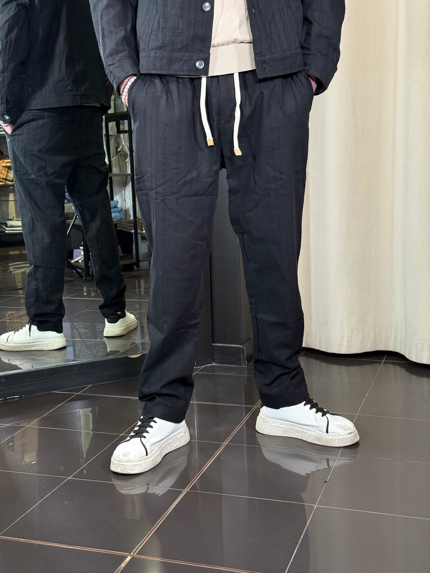Pantalone nero con coulisse in lino 385