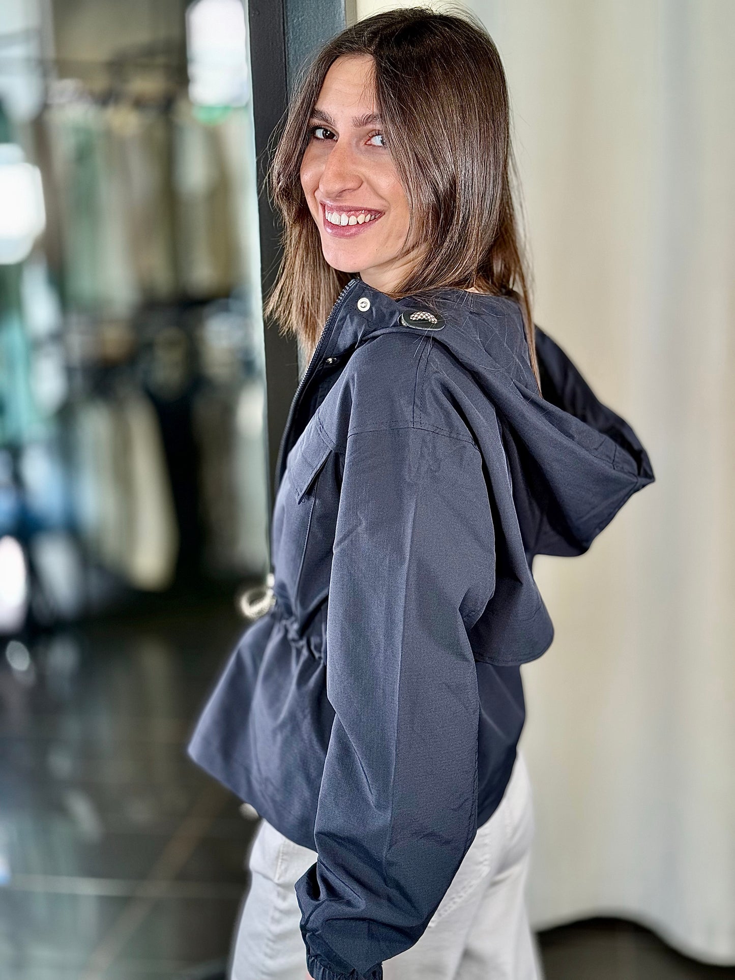 Giubbino in nylon oversize con coulisse in vita blu 350