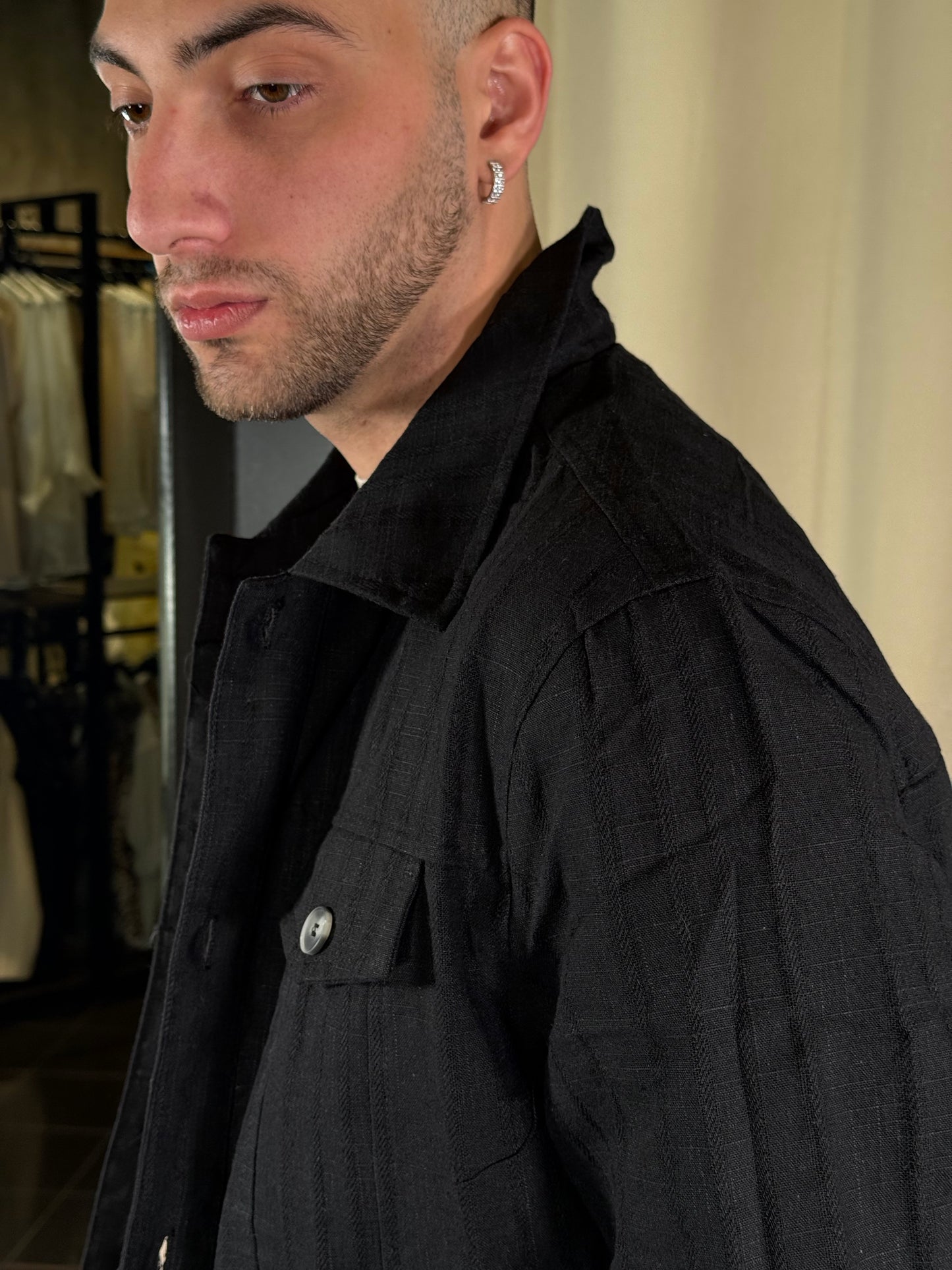 Giacca nera con tasche in lino 384