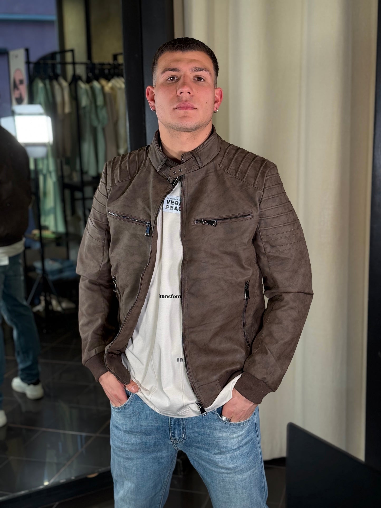 Giubbino a bomber in similpelle marrone 366