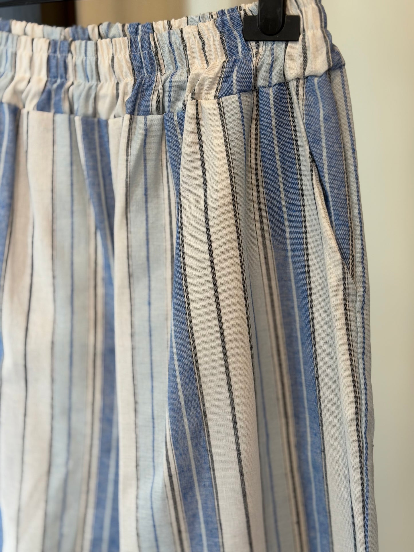 Pantalone a palazzo a righe azzurre in taglia unica 2820