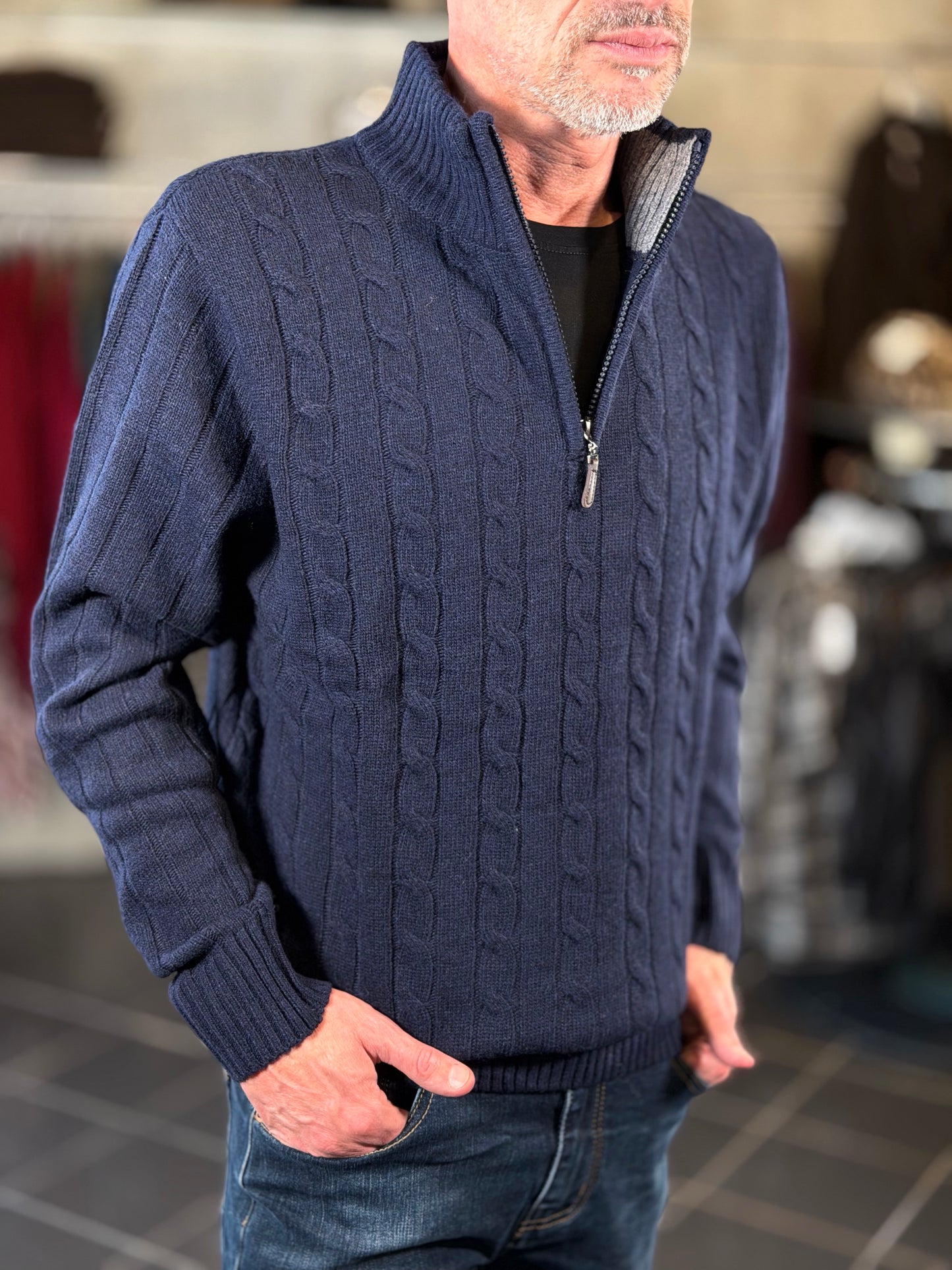 Maglione blu con trecce e zip 2591