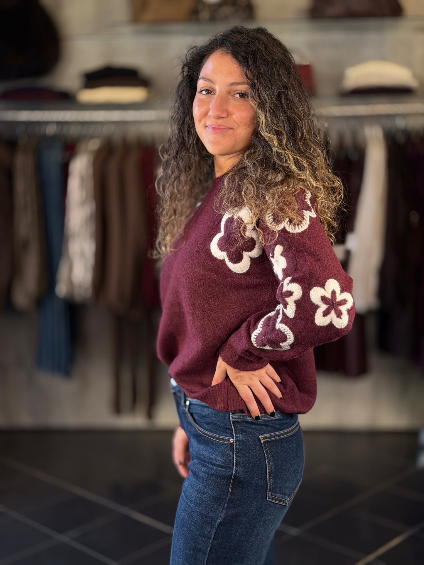 Maglioncino bordeaux con fiore in taglia unica 2453