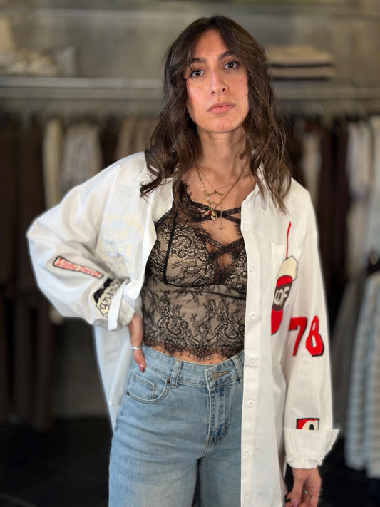 Camicia oversize bianca con patch in taglia unica 2255