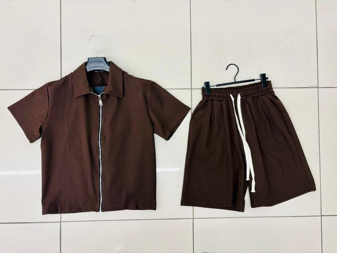 Completo marrone camicia con zip e shorts con coulisse 2770