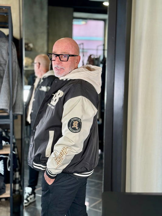 Bomber con cappuccio nero 2308