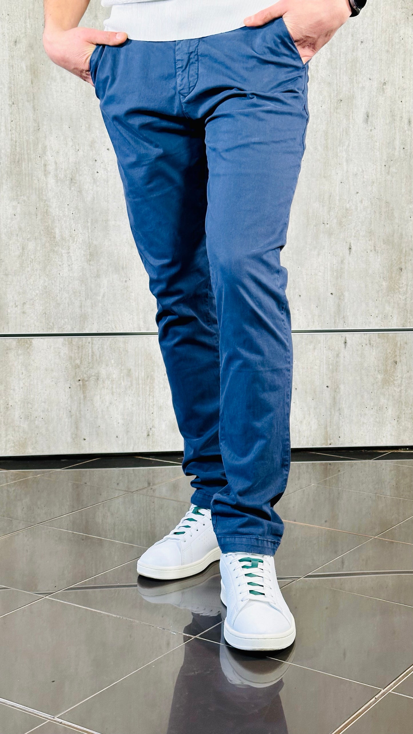 Pantalone blu Slim 148