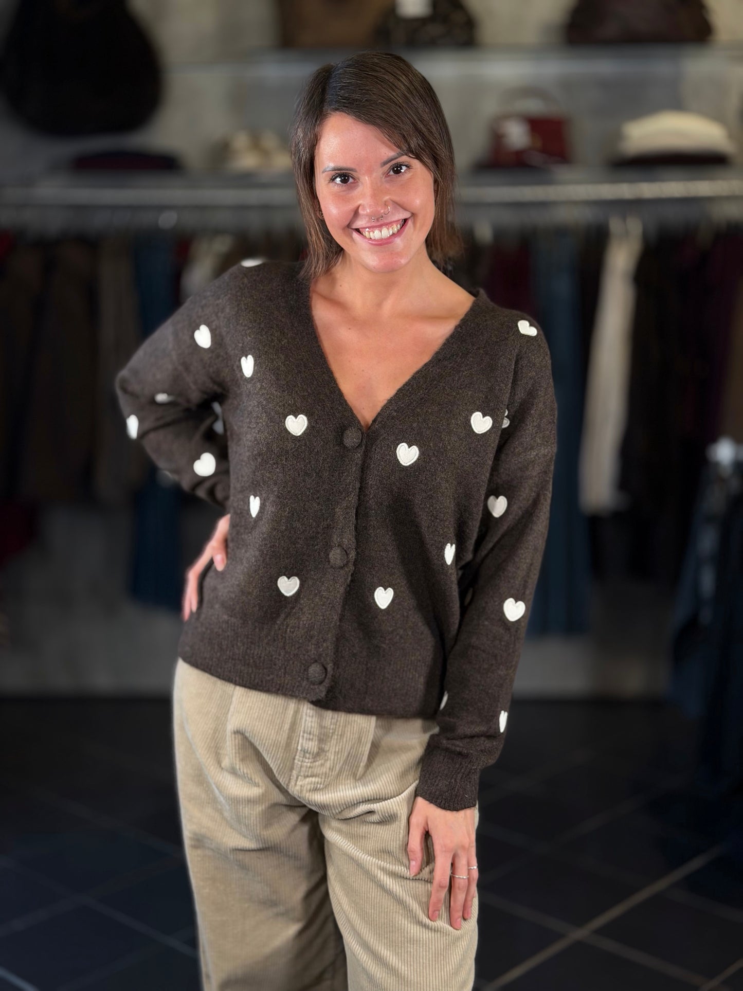 Cardigan marrone con cuori panna in taglia unica 2452