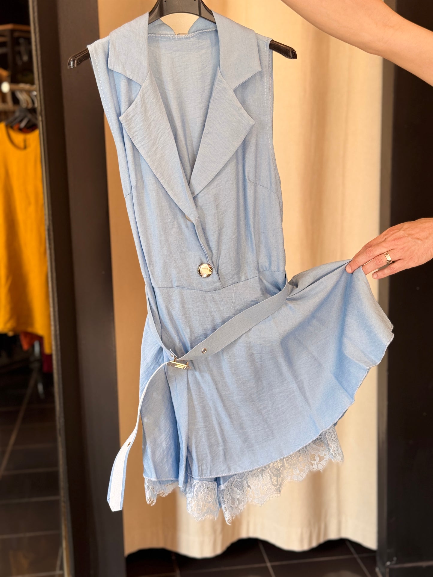 Abitino azzurro con sotto pantaloncino in taglia unica 2939