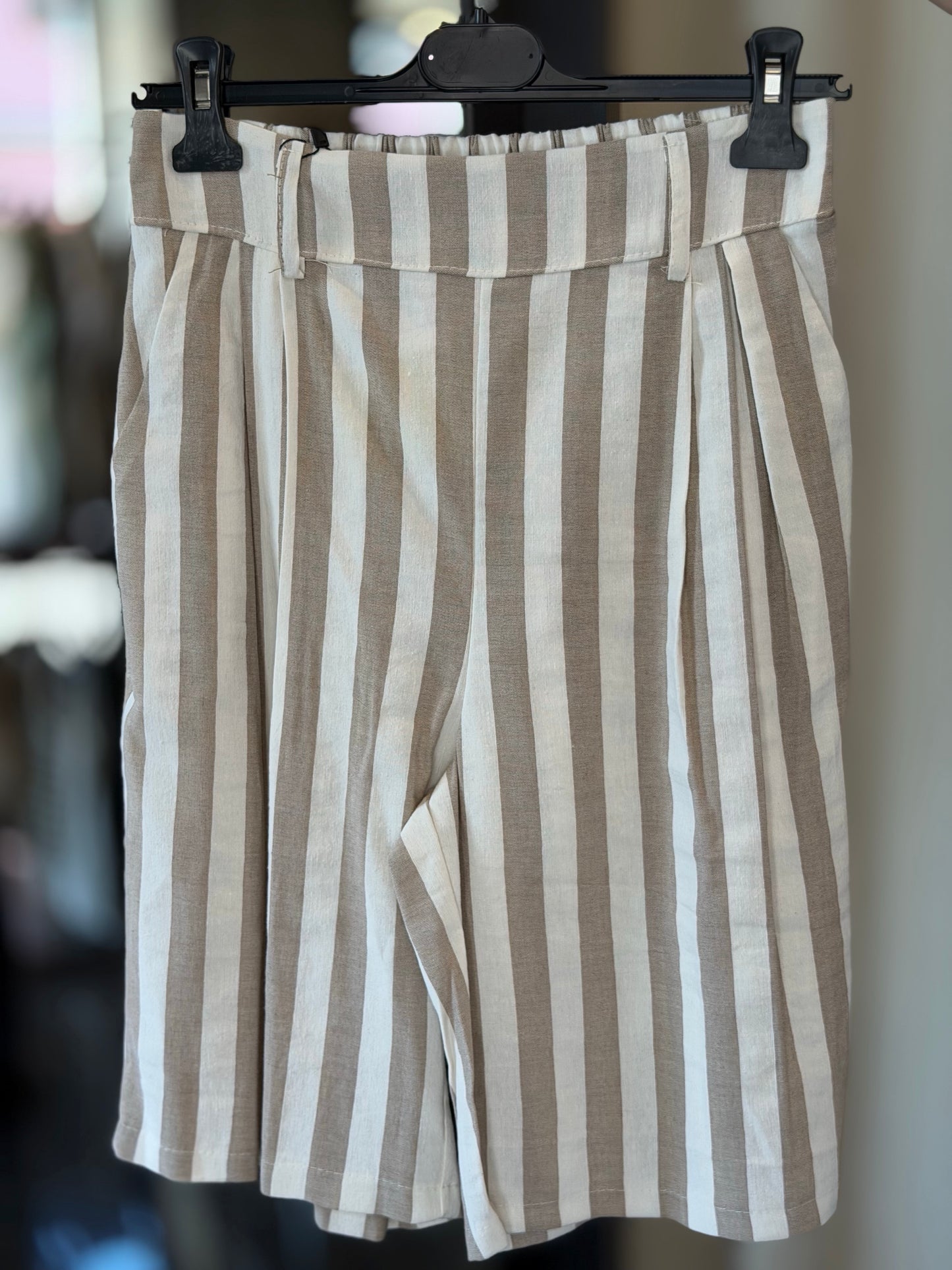 Bermuda a righe beige in taglia unica 2944